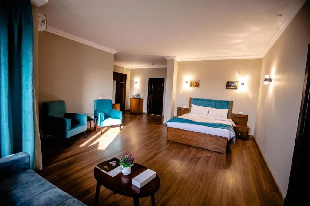 PYramiDs OaSiS ViEW HoTeL