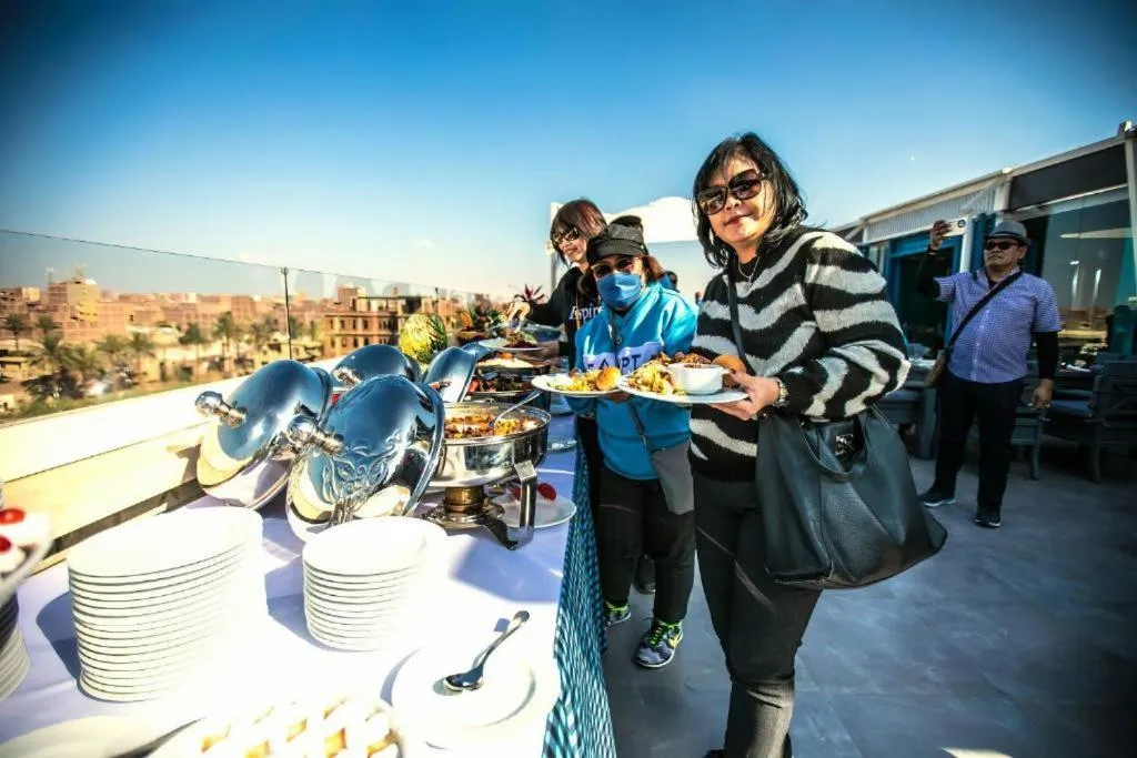 PYramiDs OaSiS ViEW HoTeL