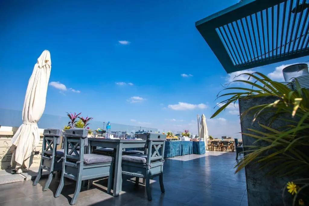 PYramiDs OaSiS ViEW HoTeL