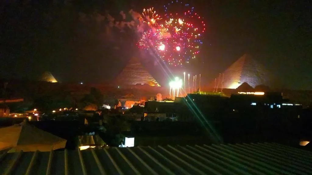 PYramiDs OaSiS ViEW HoTeL