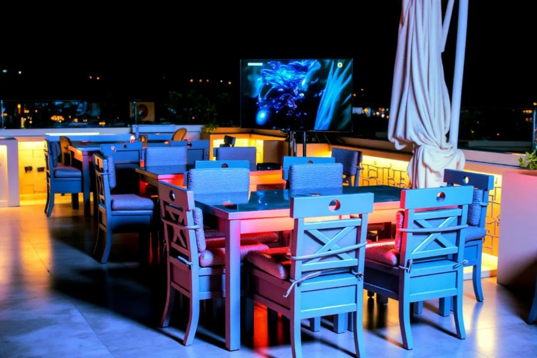 PYramiDs OaSiS ViEW HoTeL