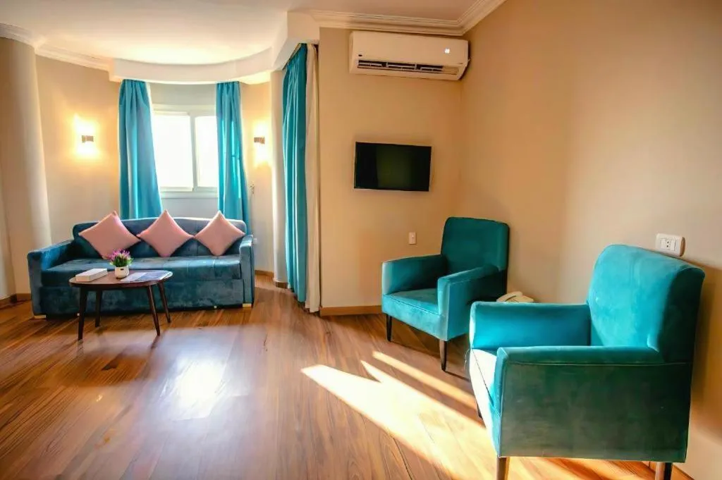 PYramiDs OaSiS ViEW HoTeL