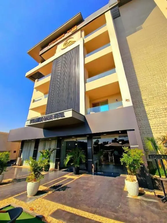 PYramiDs OaSiS ViEW HoTeL