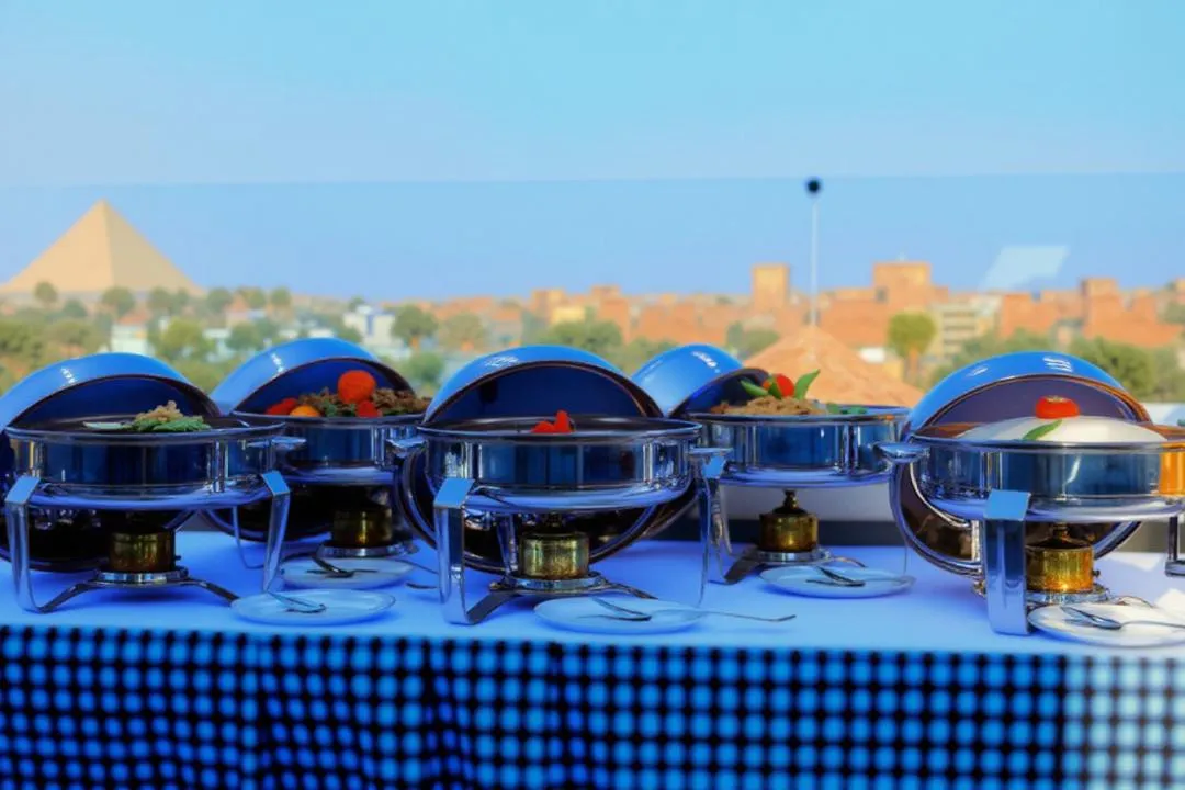 PYramiDs OaSiS ViEW HoTeL