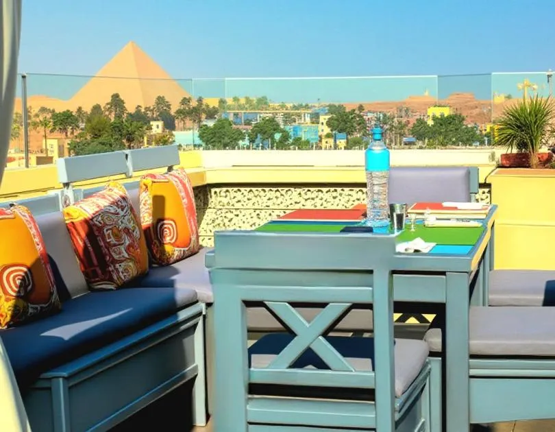 PYramiDs OaSiS ViEW HoTeL