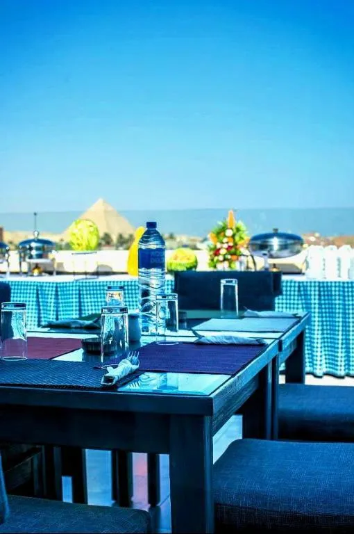 PYramiDs OaSiS ViEW HoTeL