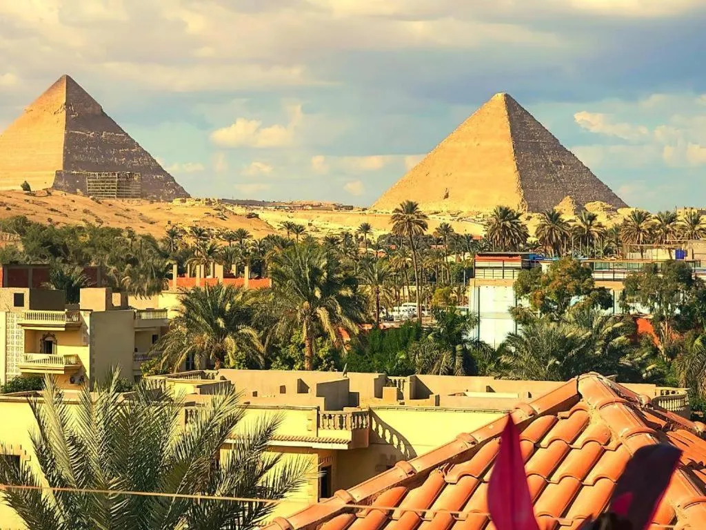 PYramiDs OaSiS ViEW HoTeL