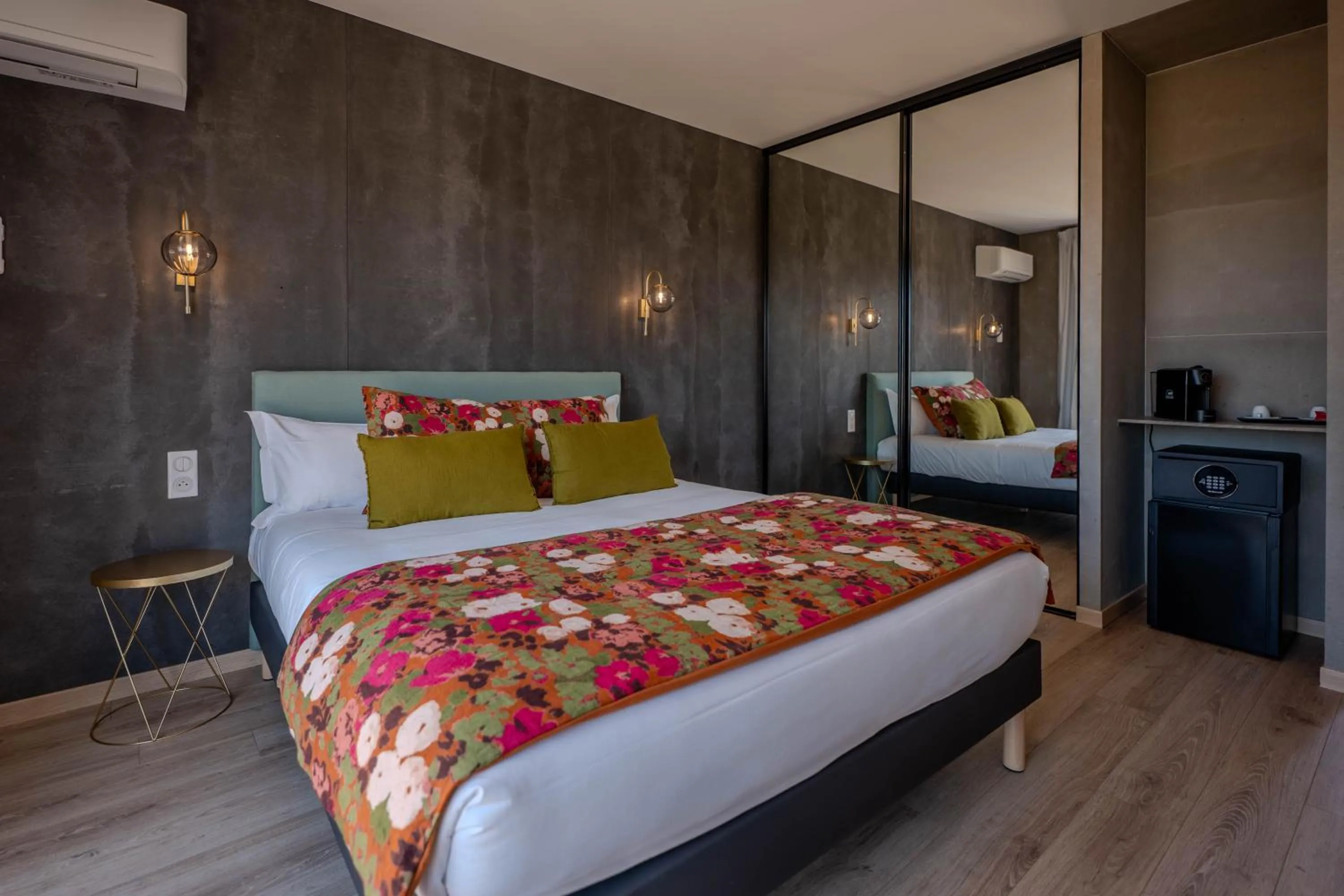 Bed in Hôtel Casa Matteu