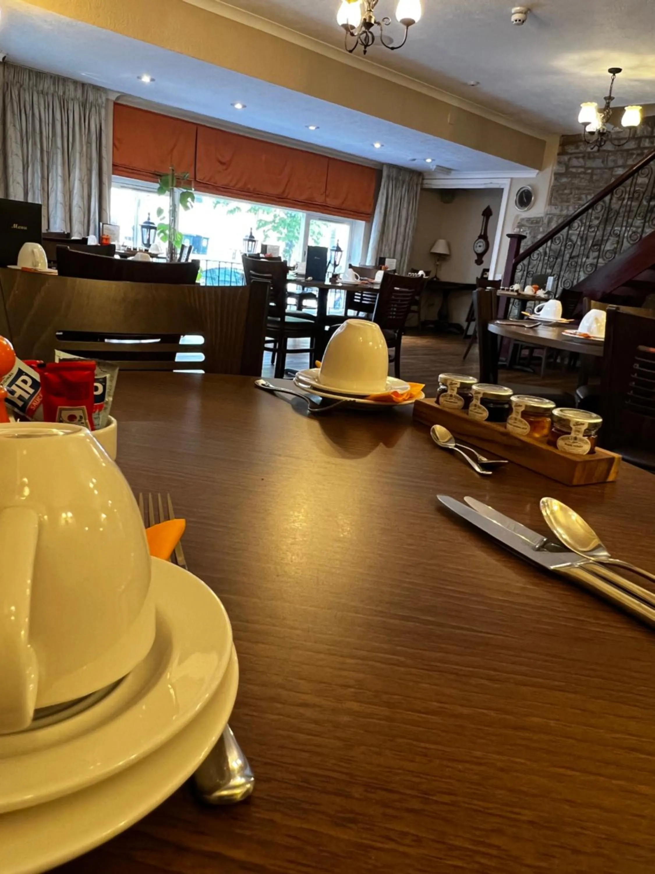 Restaurant/places to eat in Queenswood Hotel