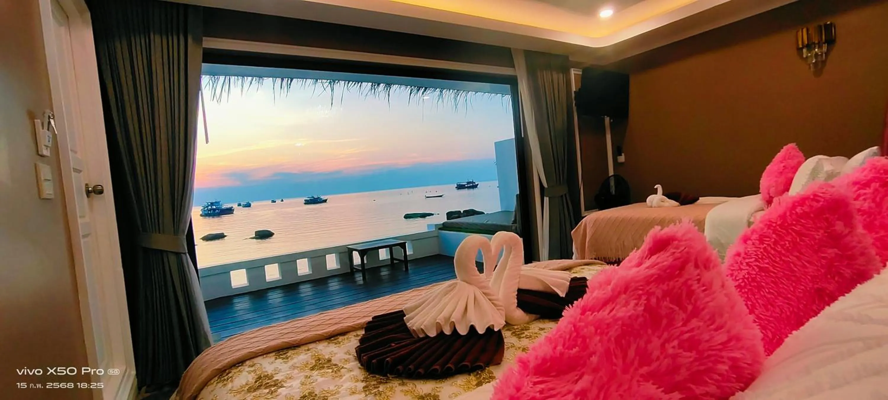 Bed in Clear View Resort