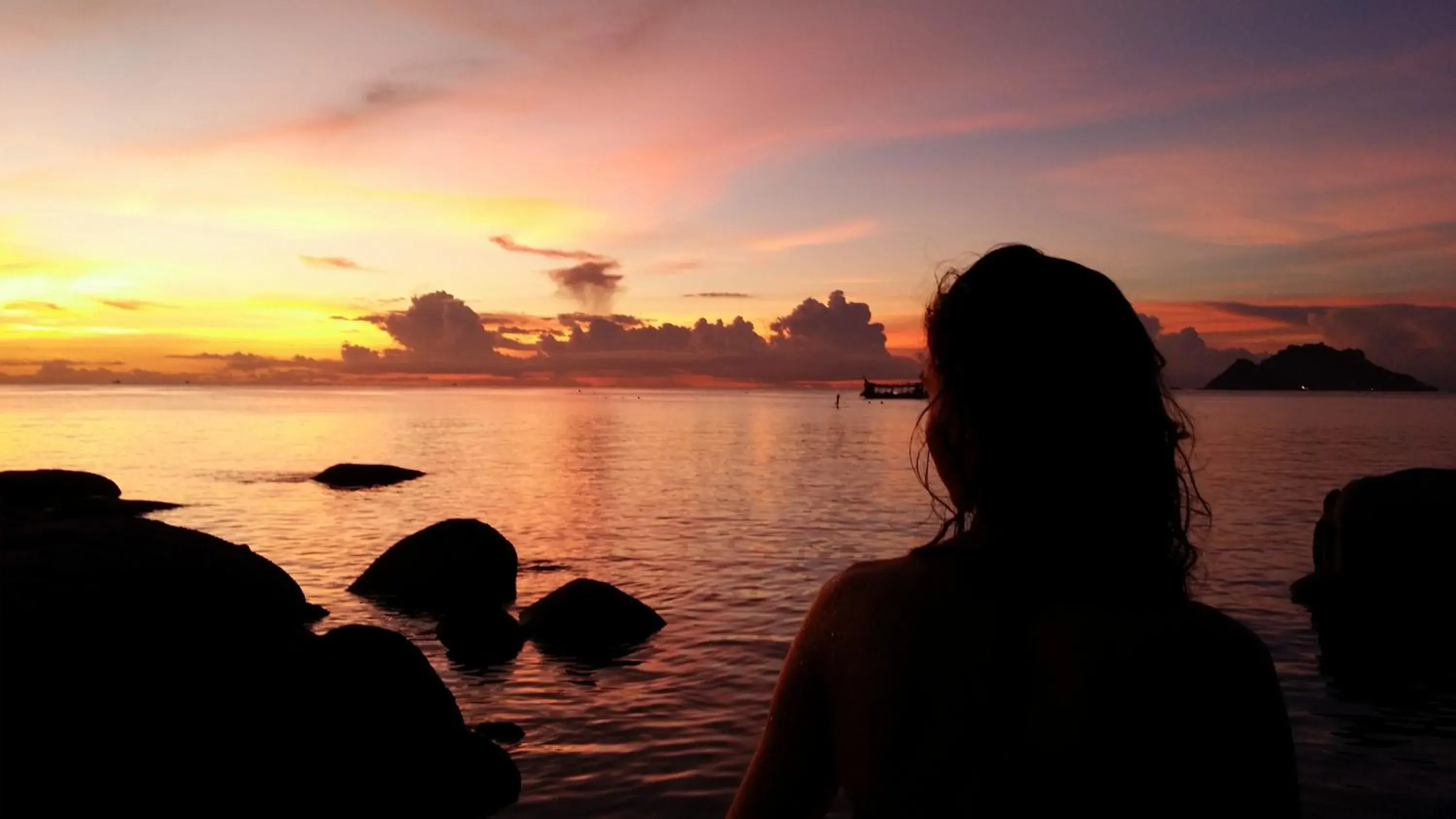 Deluxe Triple Bungalow - Beach Front in Clear View Resort Deluxe Triple Bungalow - Beach Front in Clear View Resort