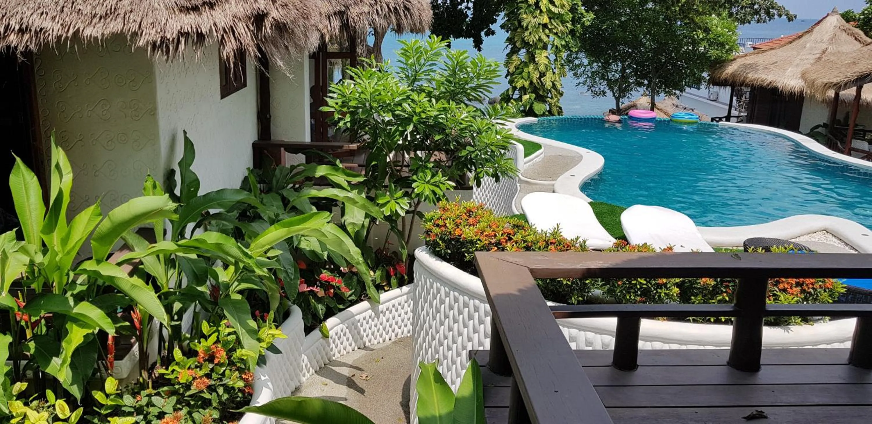 Text overlay in Clear View Resort