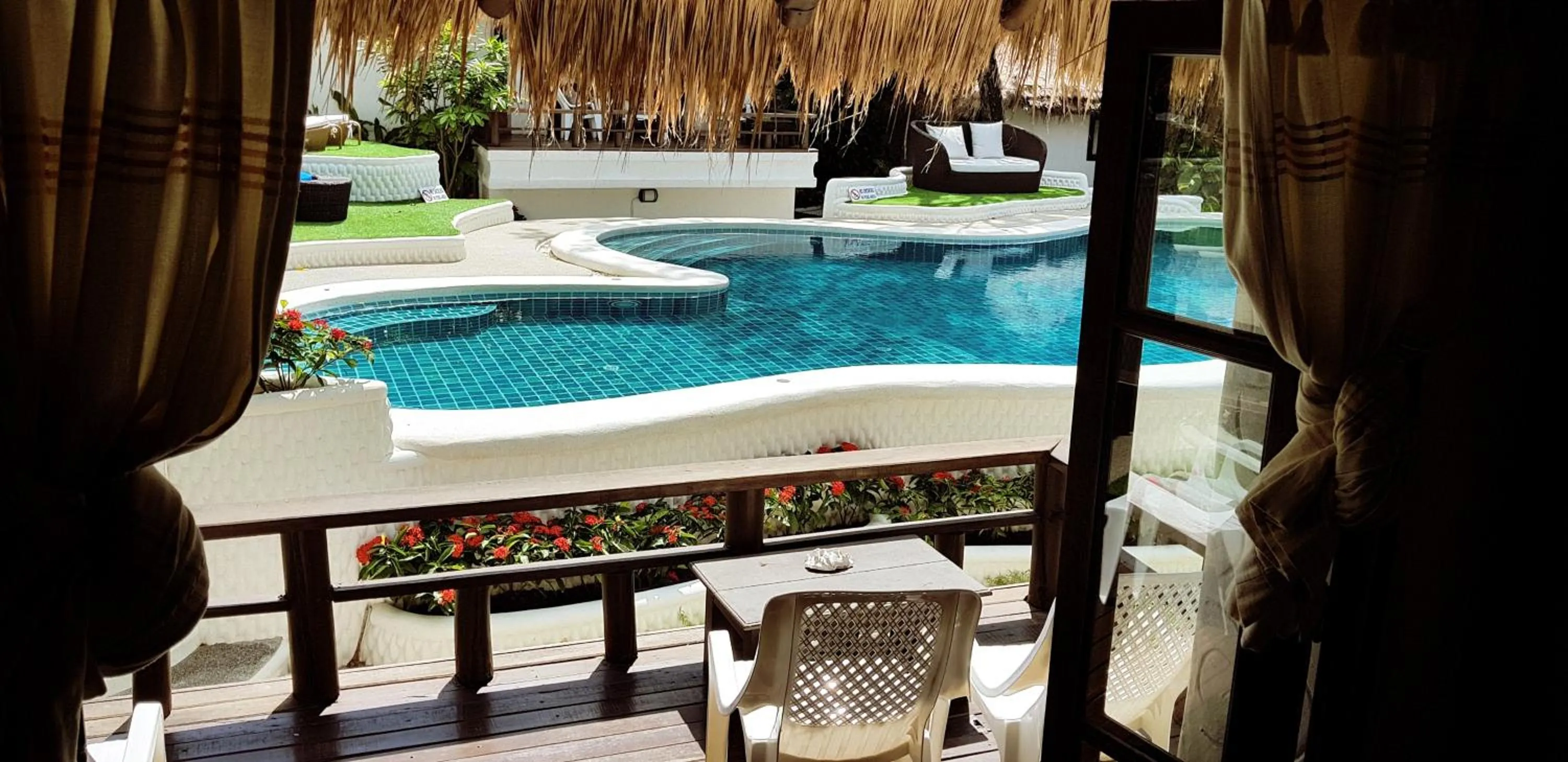 Pool view in Clear View Resort