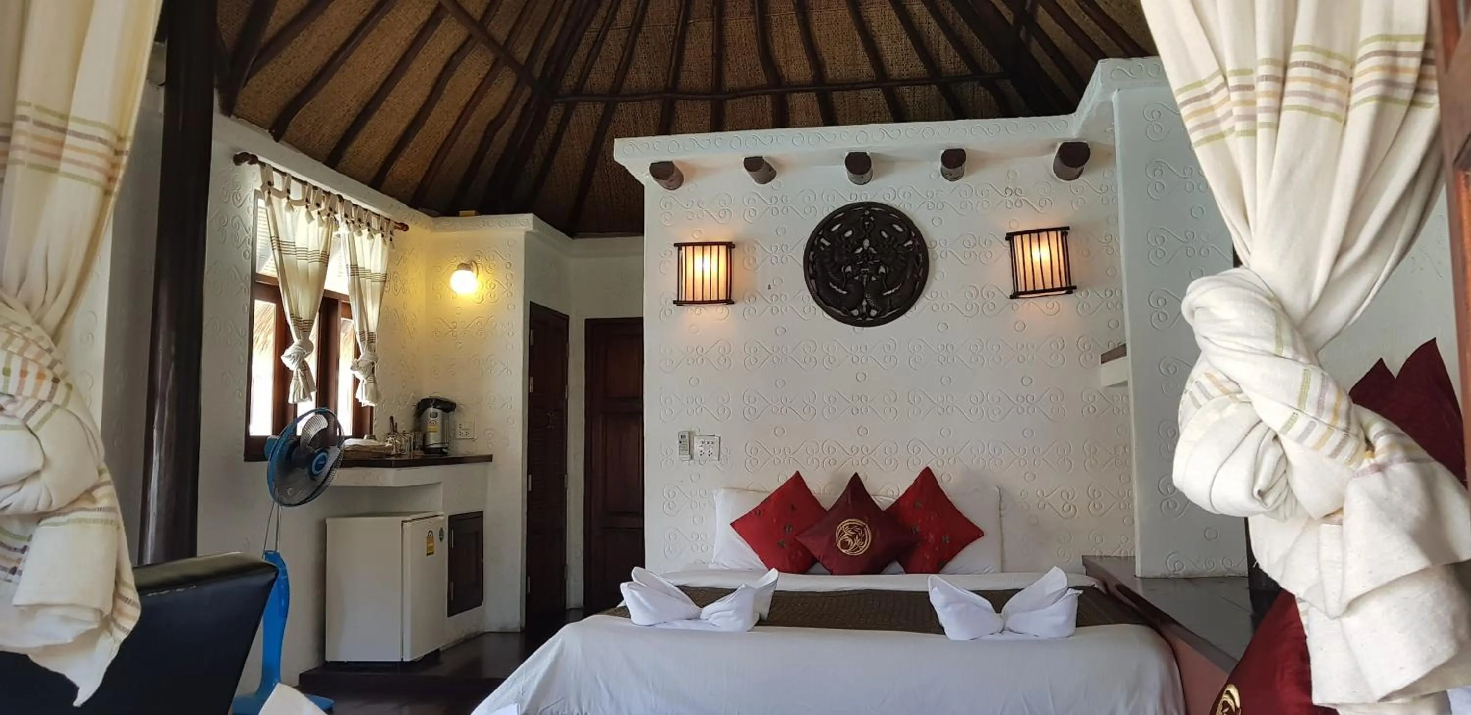 Bedroom, Bed in Clear View Resort