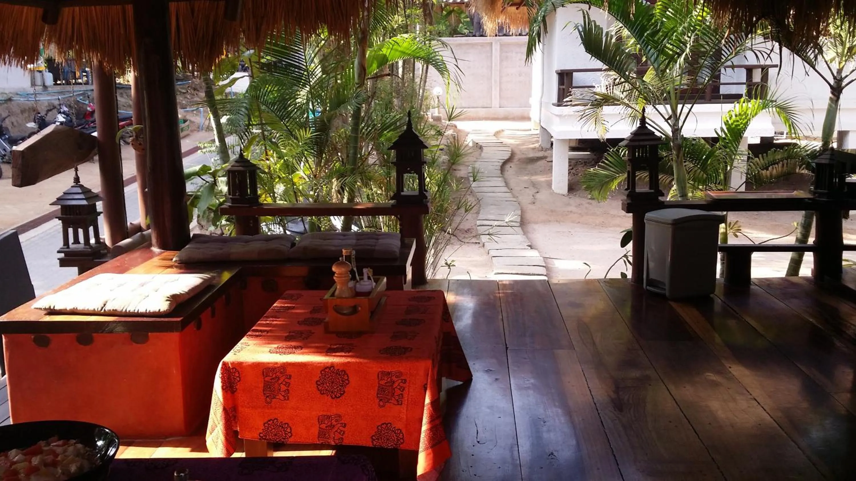 Restaurant/places to eat in Clear View Resort