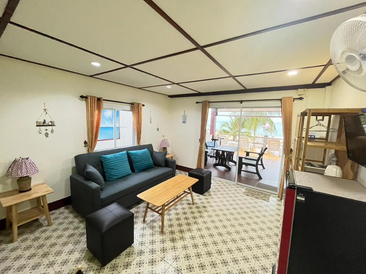 Living room in Sea Breeze House, Naiplao Beach