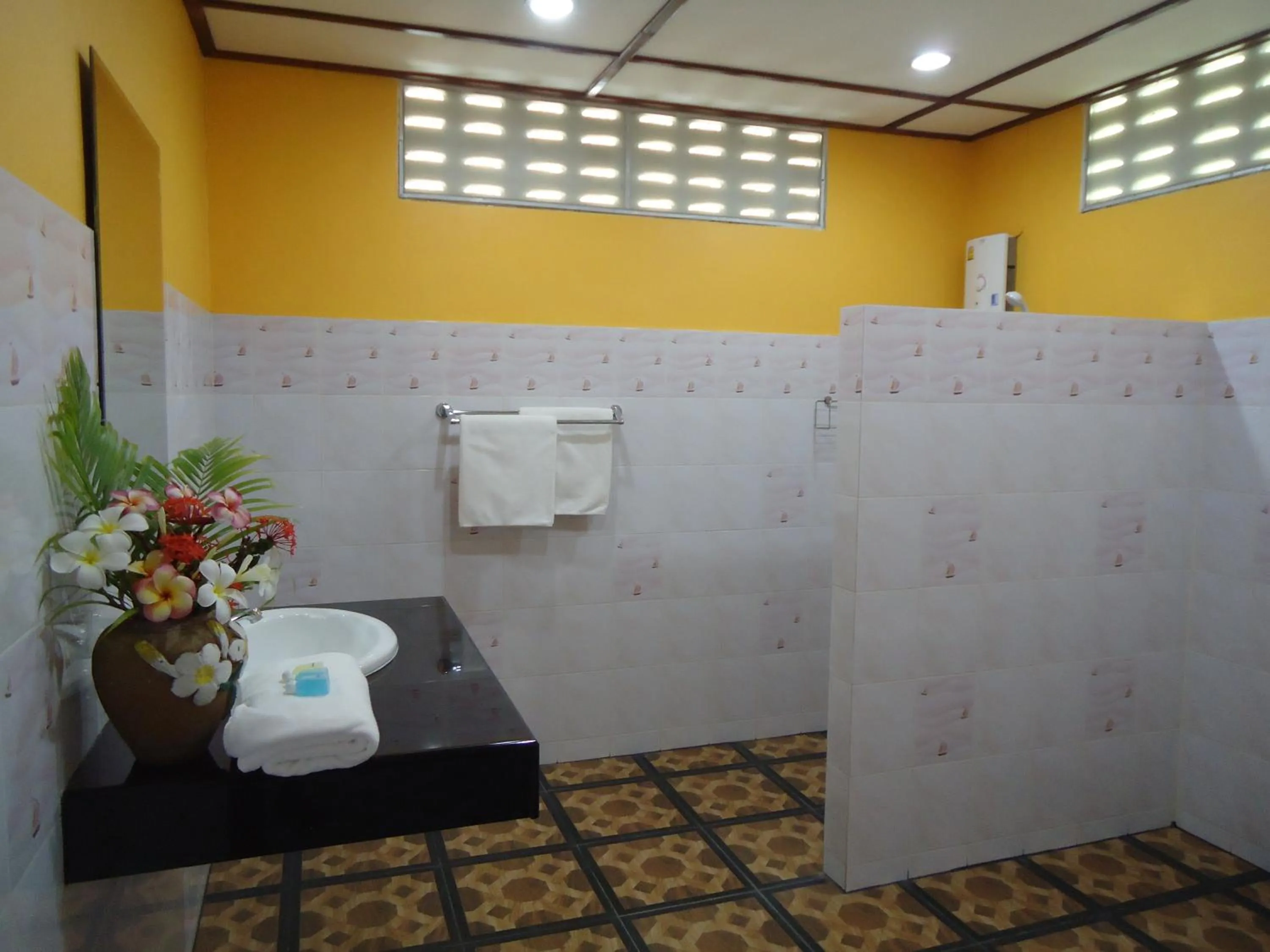 Bathroom in Sea Breeze House, Naiplao Beach