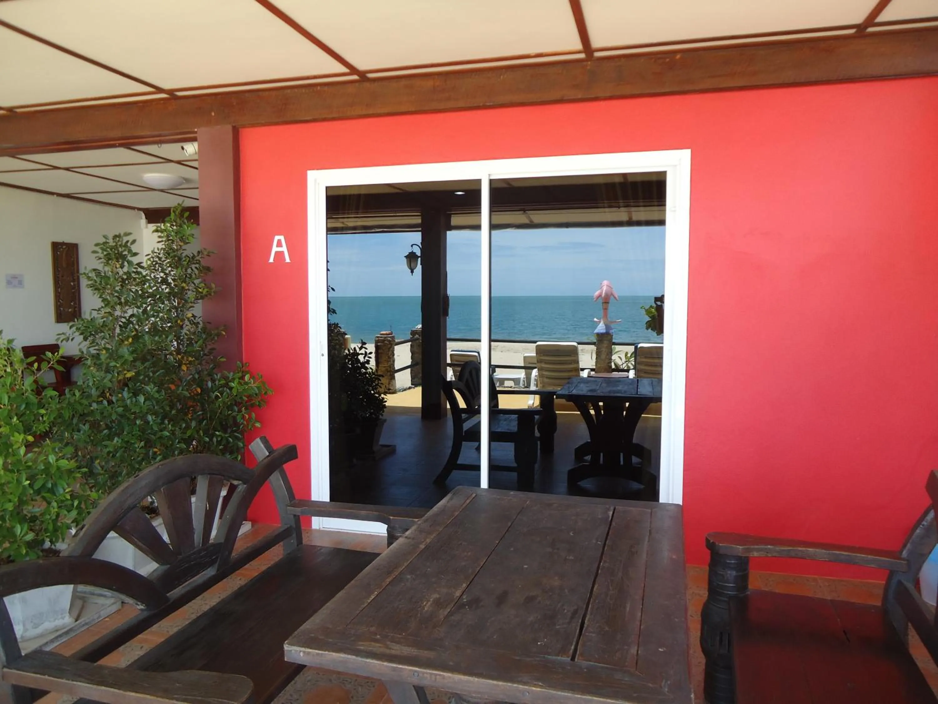 Facade/entrance in Sea Breeze House, Naiplao Beach
