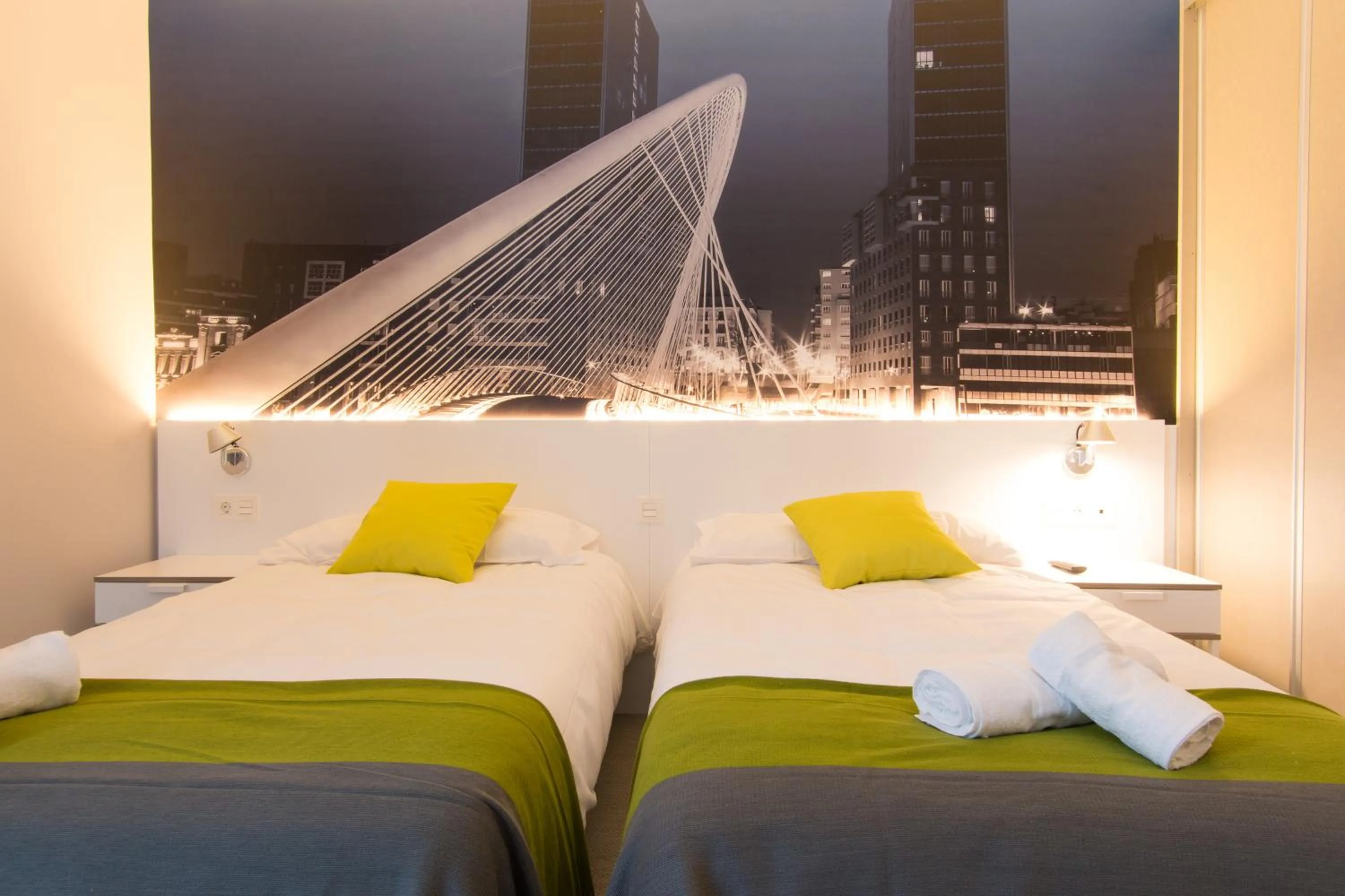 Bed in Bilbao City Rooms