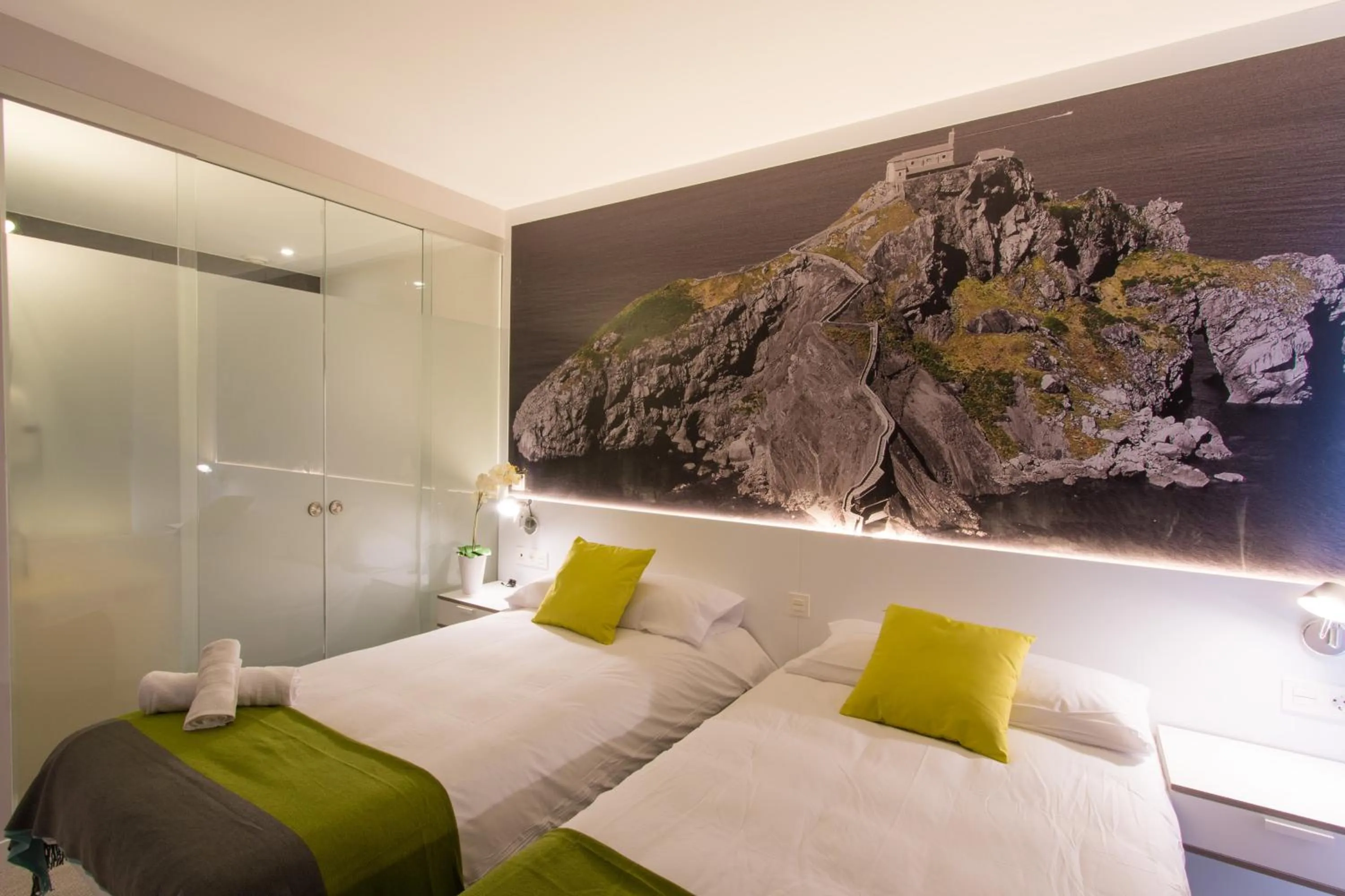 Bed in Bilbao City Rooms