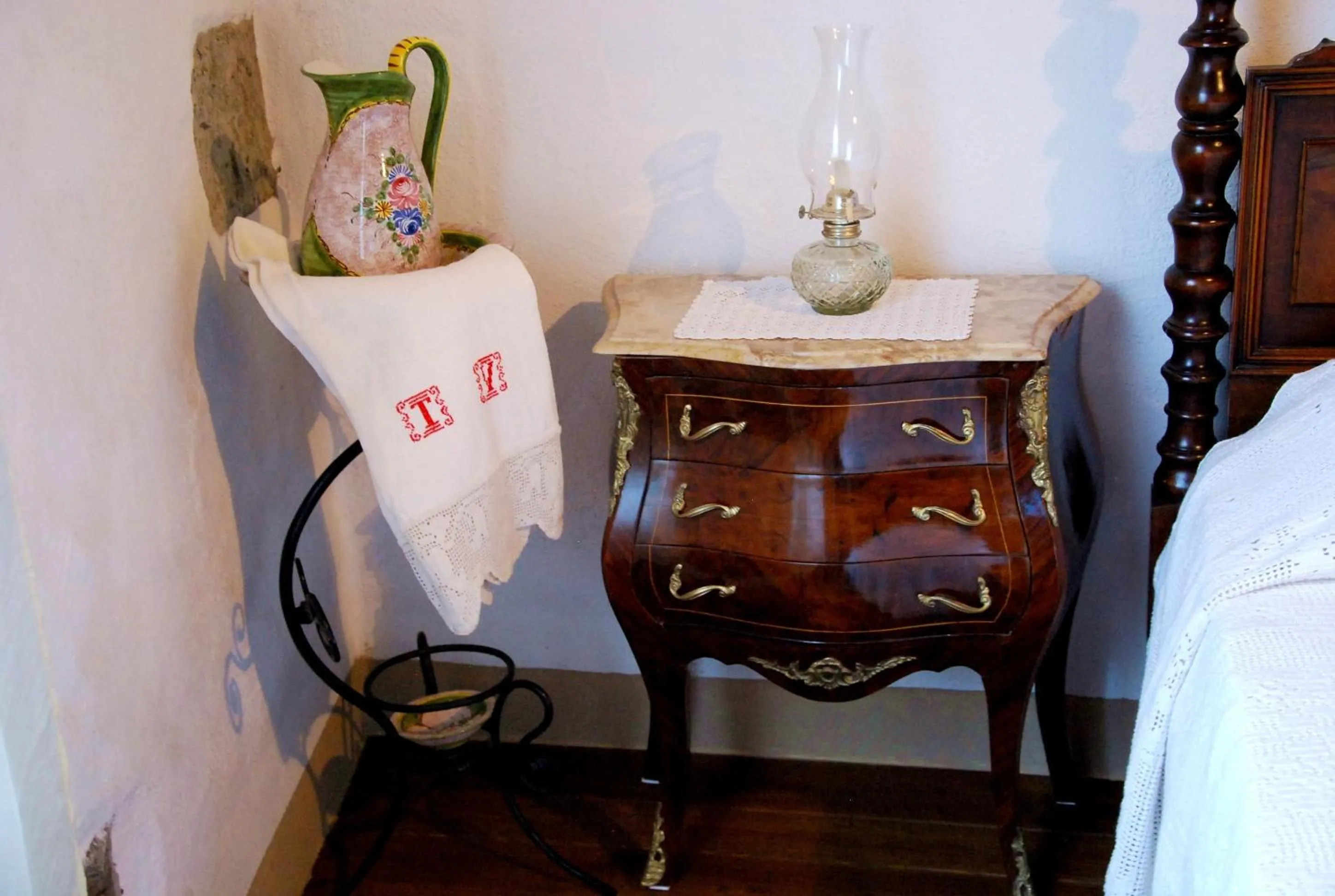 Decorative detail in Casa Castori