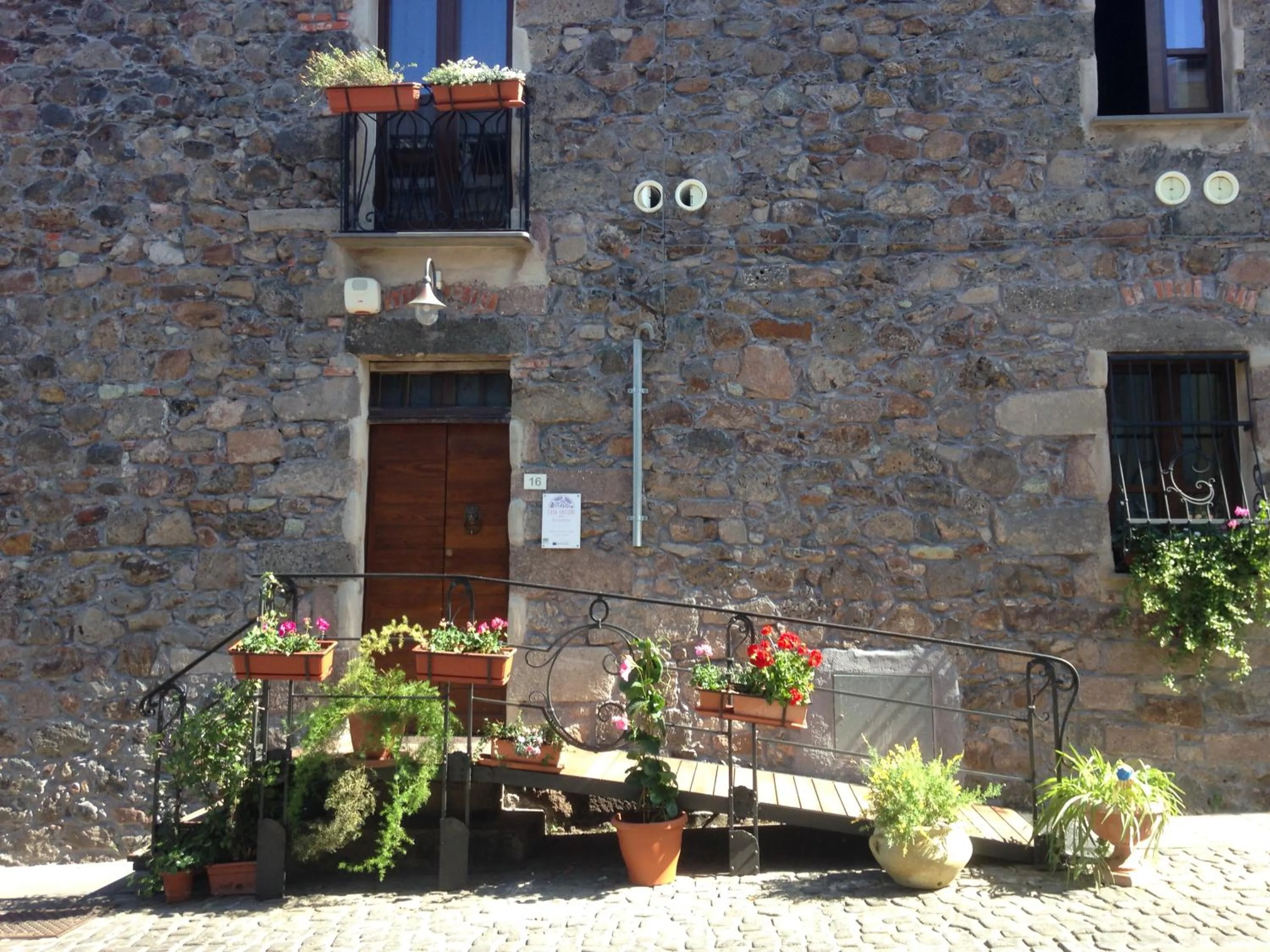 Facade/entrance in Casa Castori