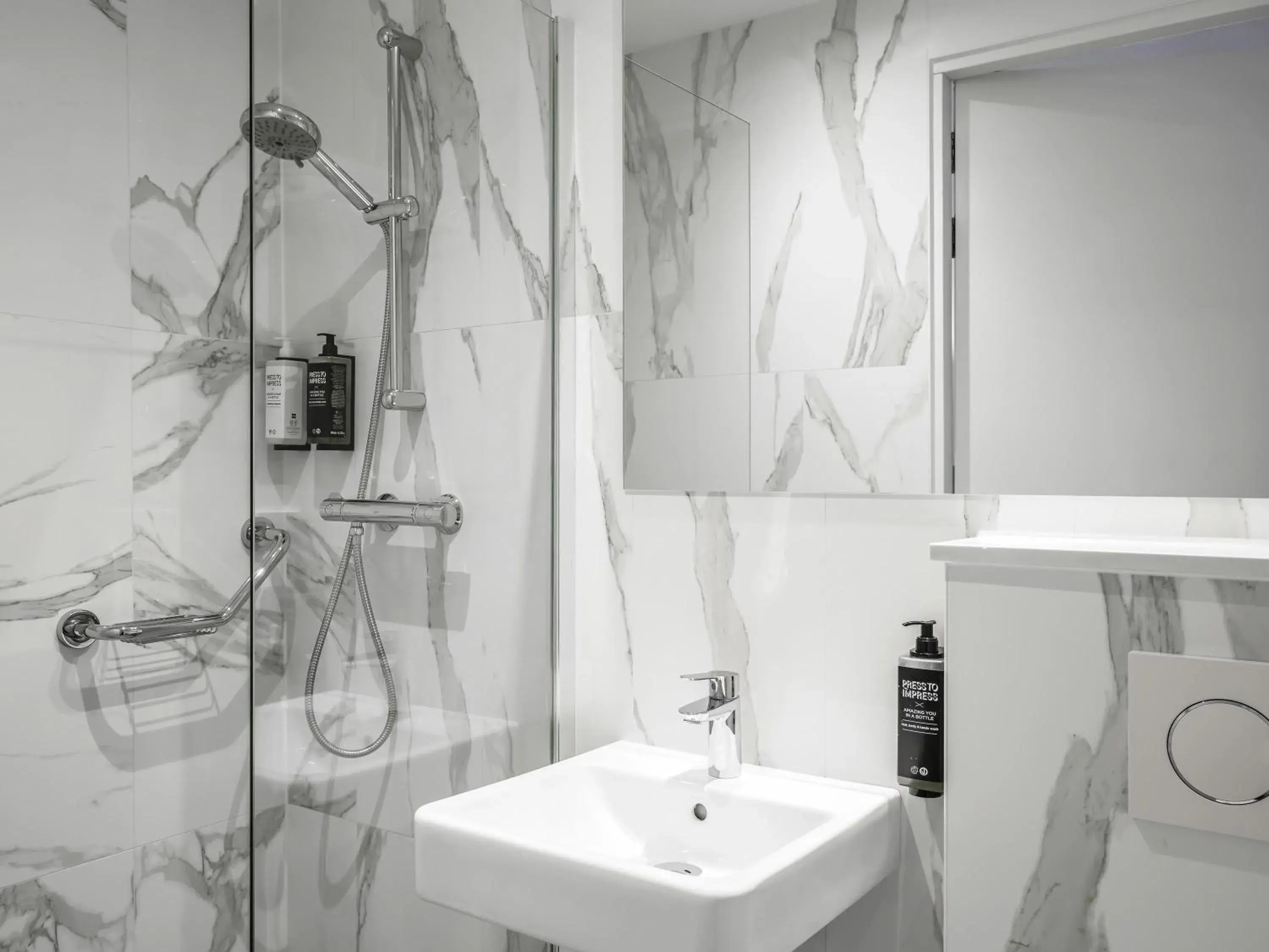 Standard Double Room in ibis Styles Amsterdam City Standard Double Room in ibis Styles Amsterdam City