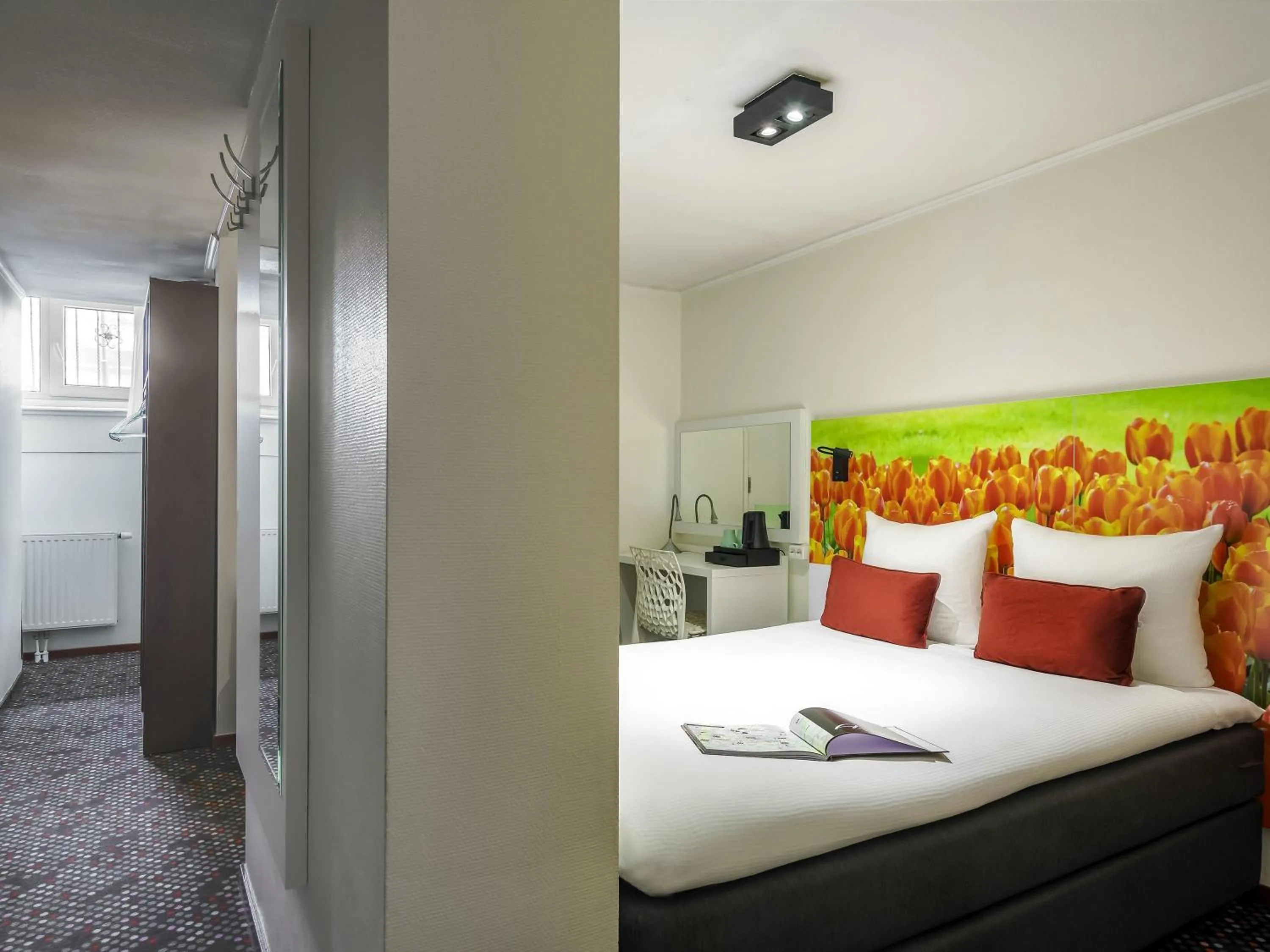 Bedroom, Bed in ibis Styles Amsterdam City