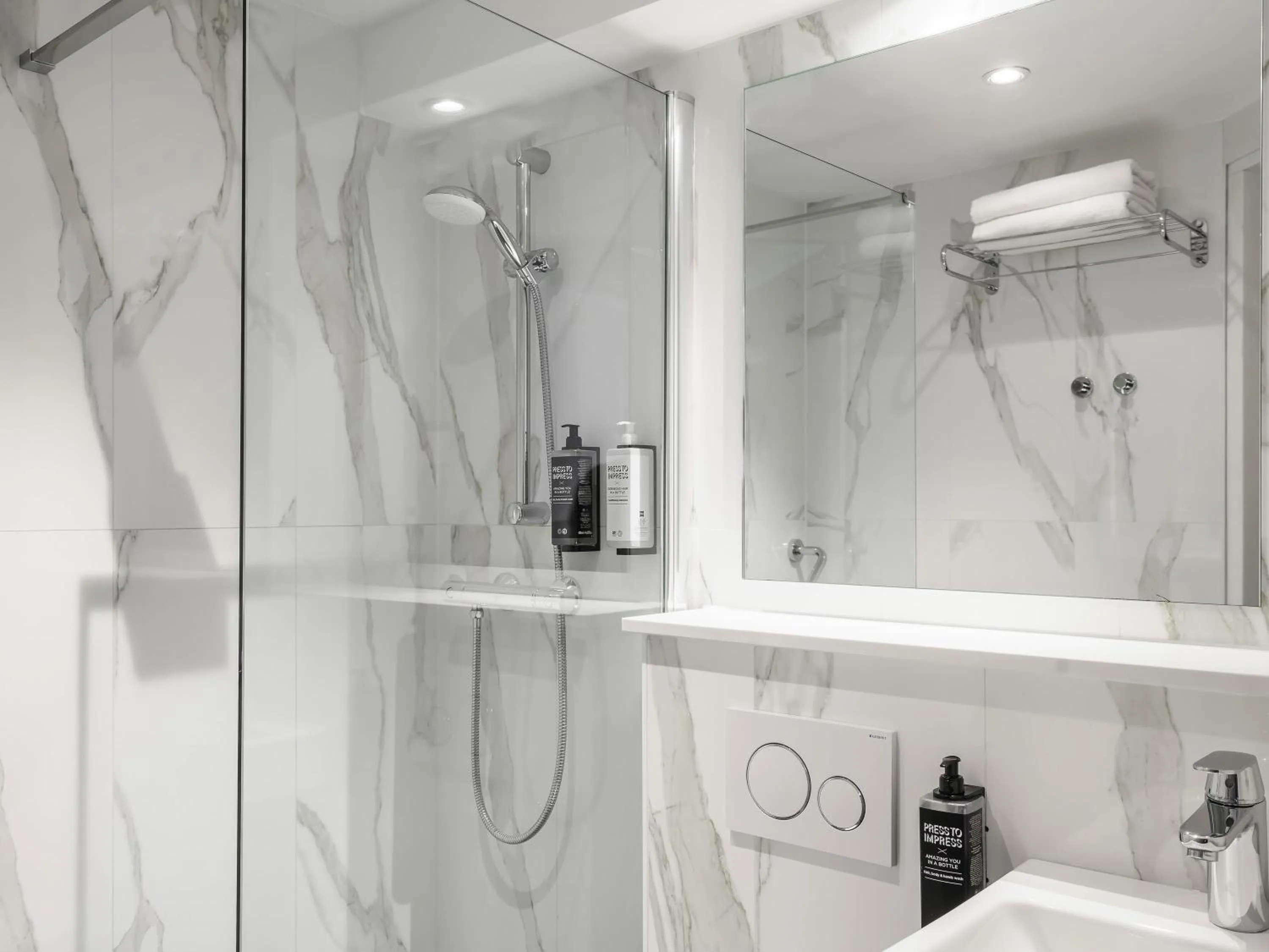 Bedroom in ibis Styles Amsterdam City