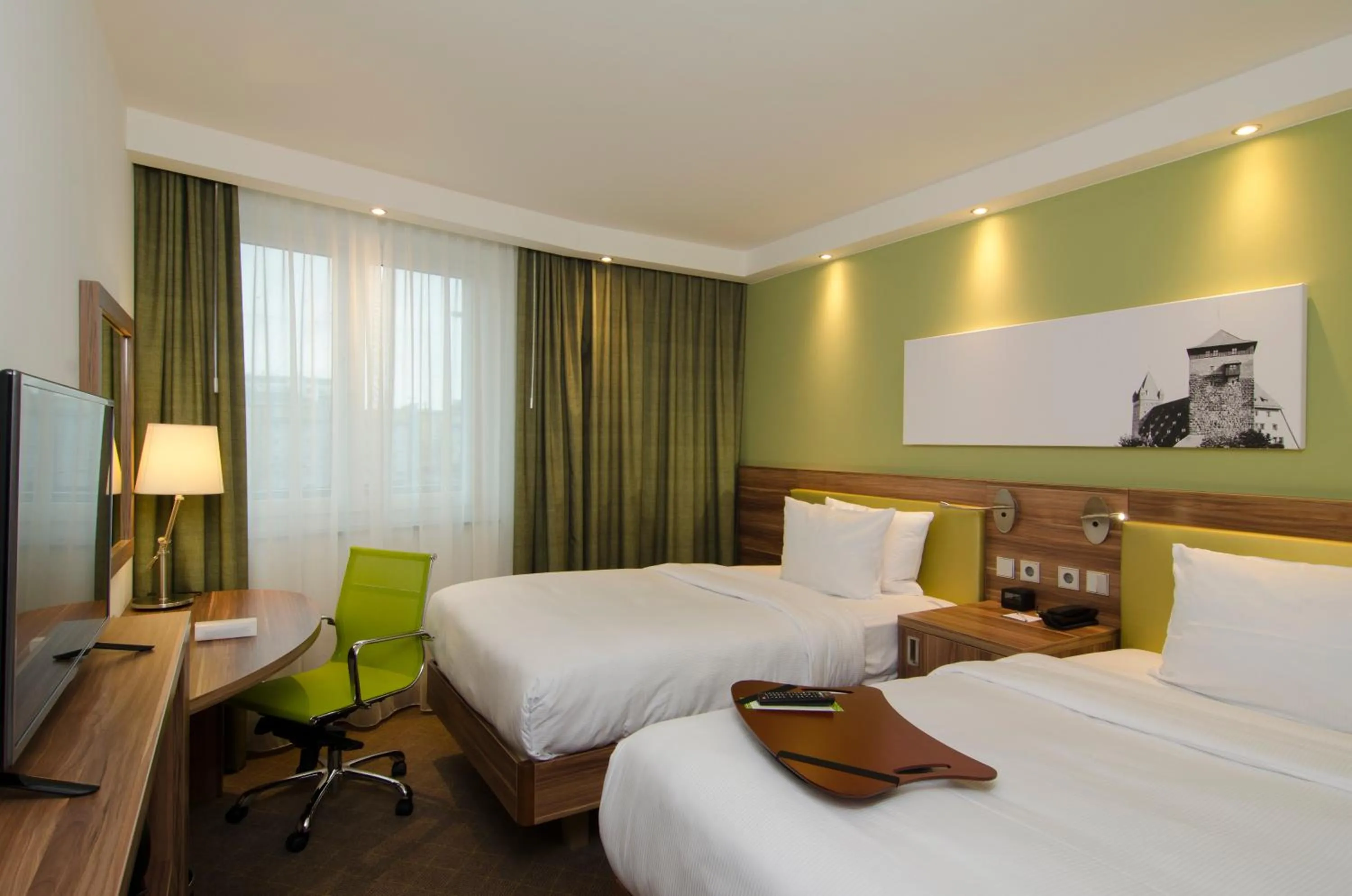 Photo of the whole room, Bed in Hampton by Hilton Nürnberg City Center