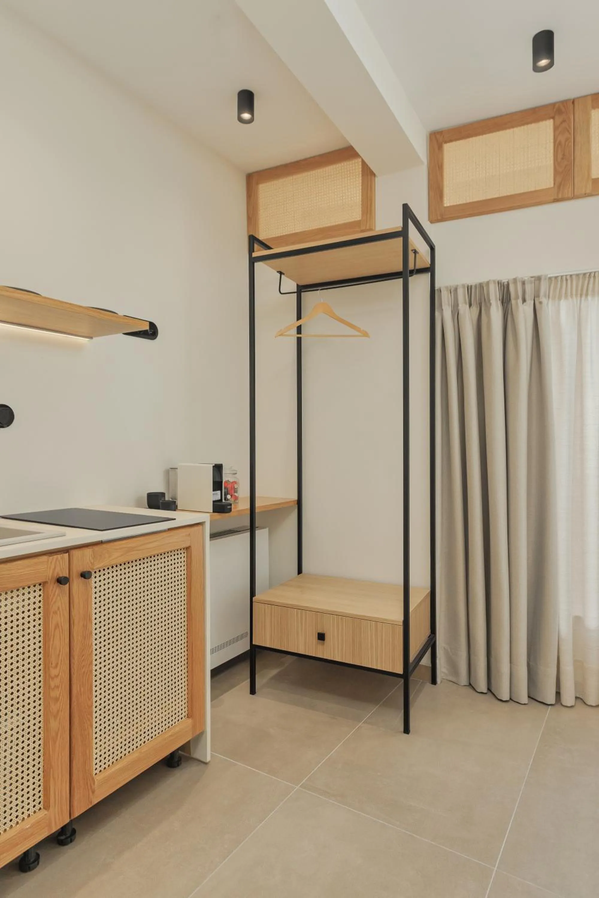 Kitchen or kitchenette, Bed in 12 PYLES Living History