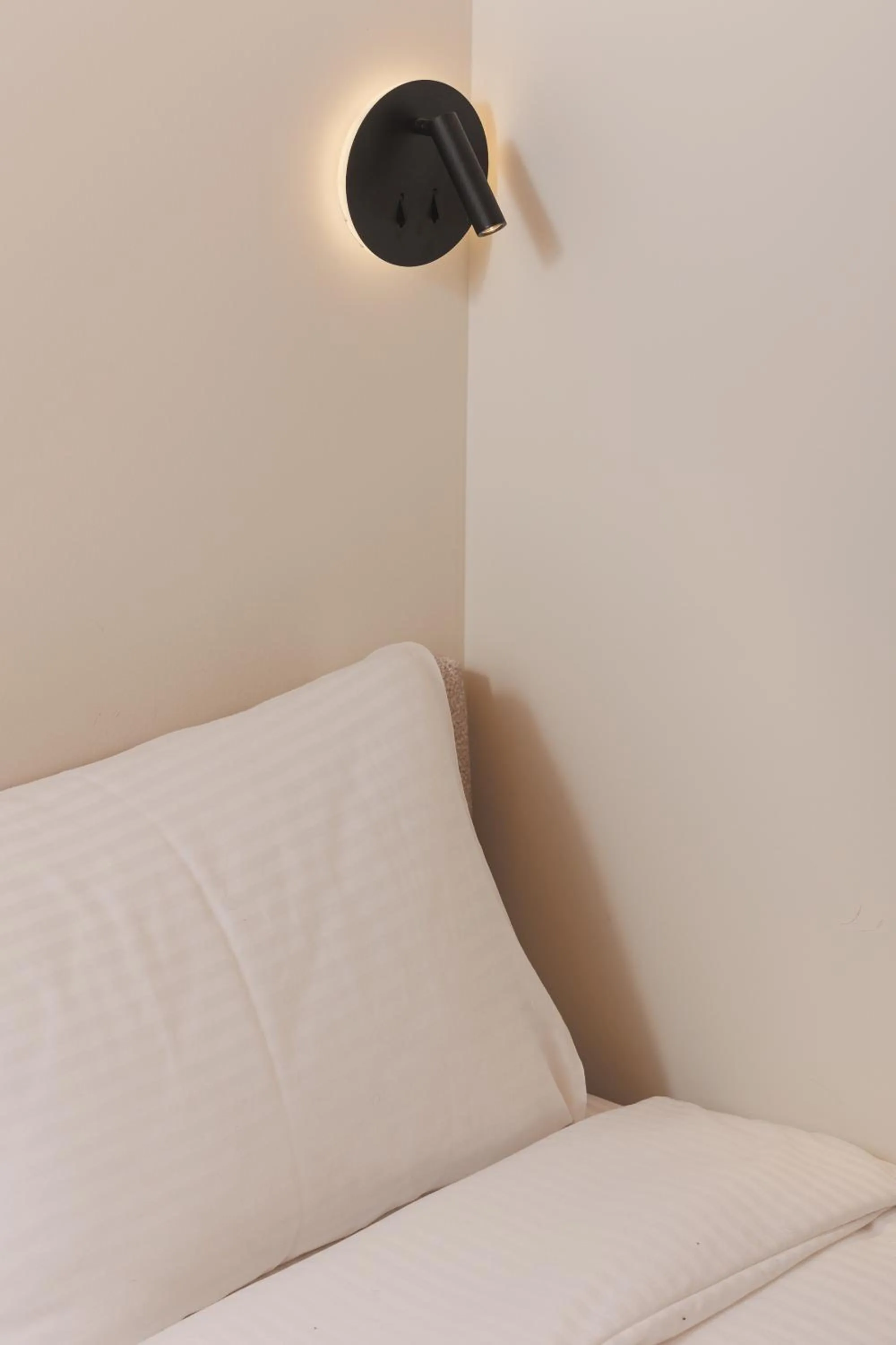 Bed in 12 PYLES Living History