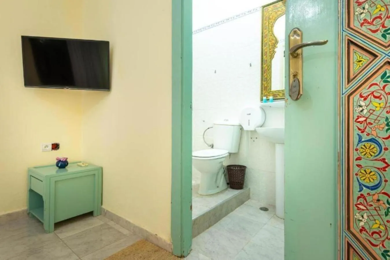 Shower in Riad Qodwa