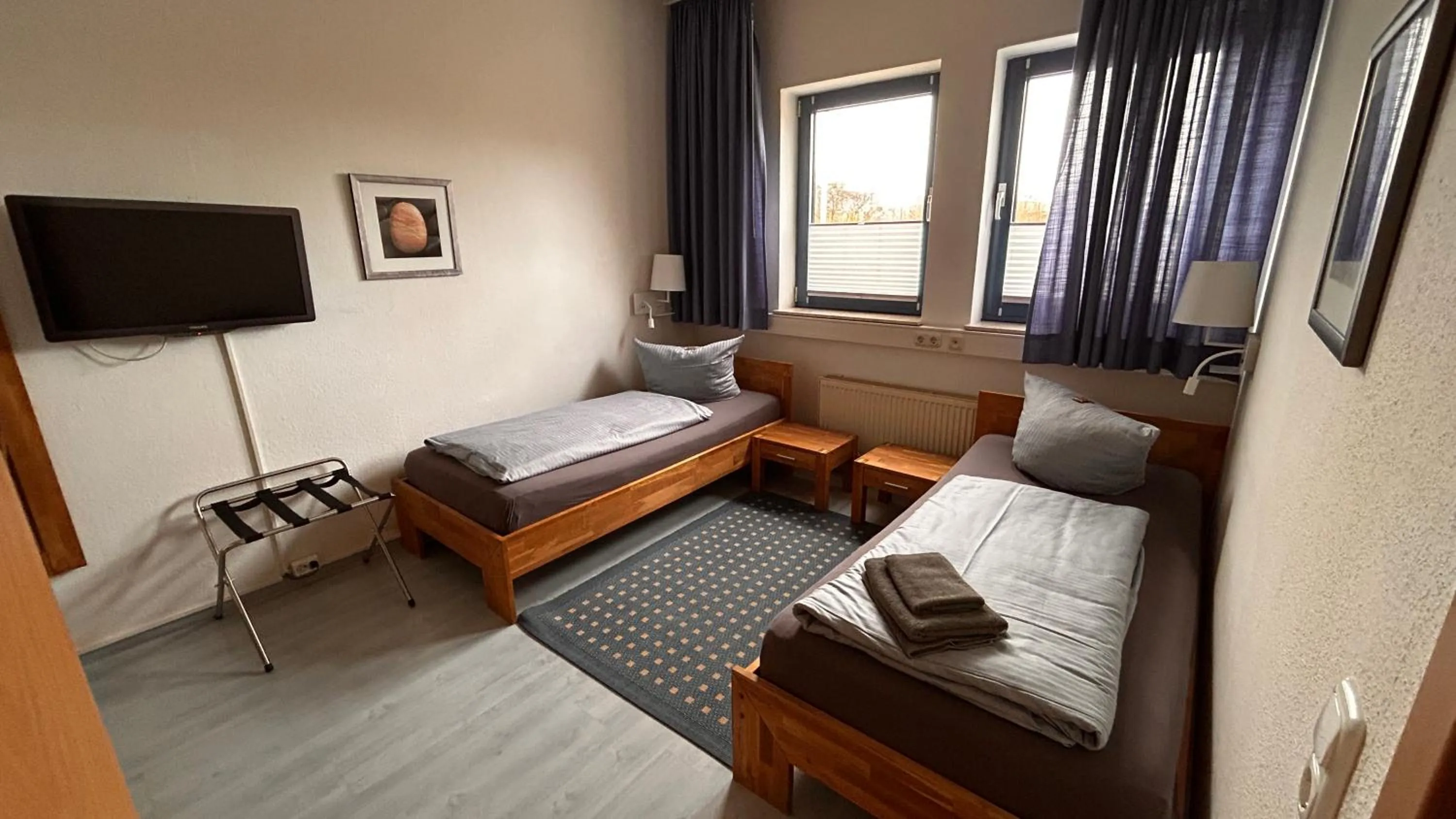 Photo of the whole room, Bed in Hotel Gästehaus Linden