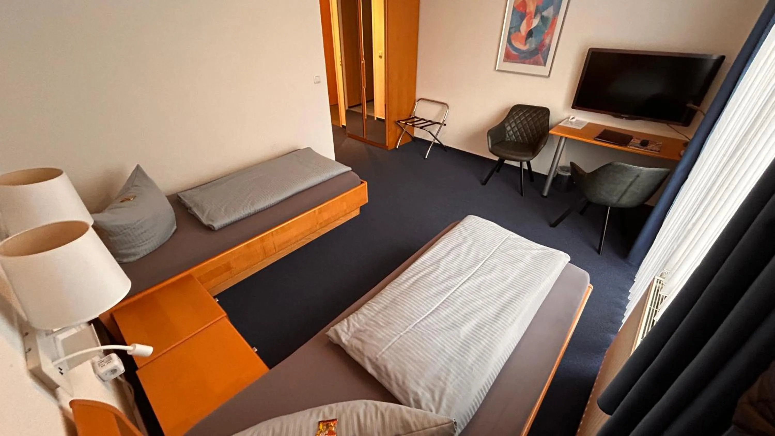 TV and multimedia, Bed in Hotel Gästehaus Linden