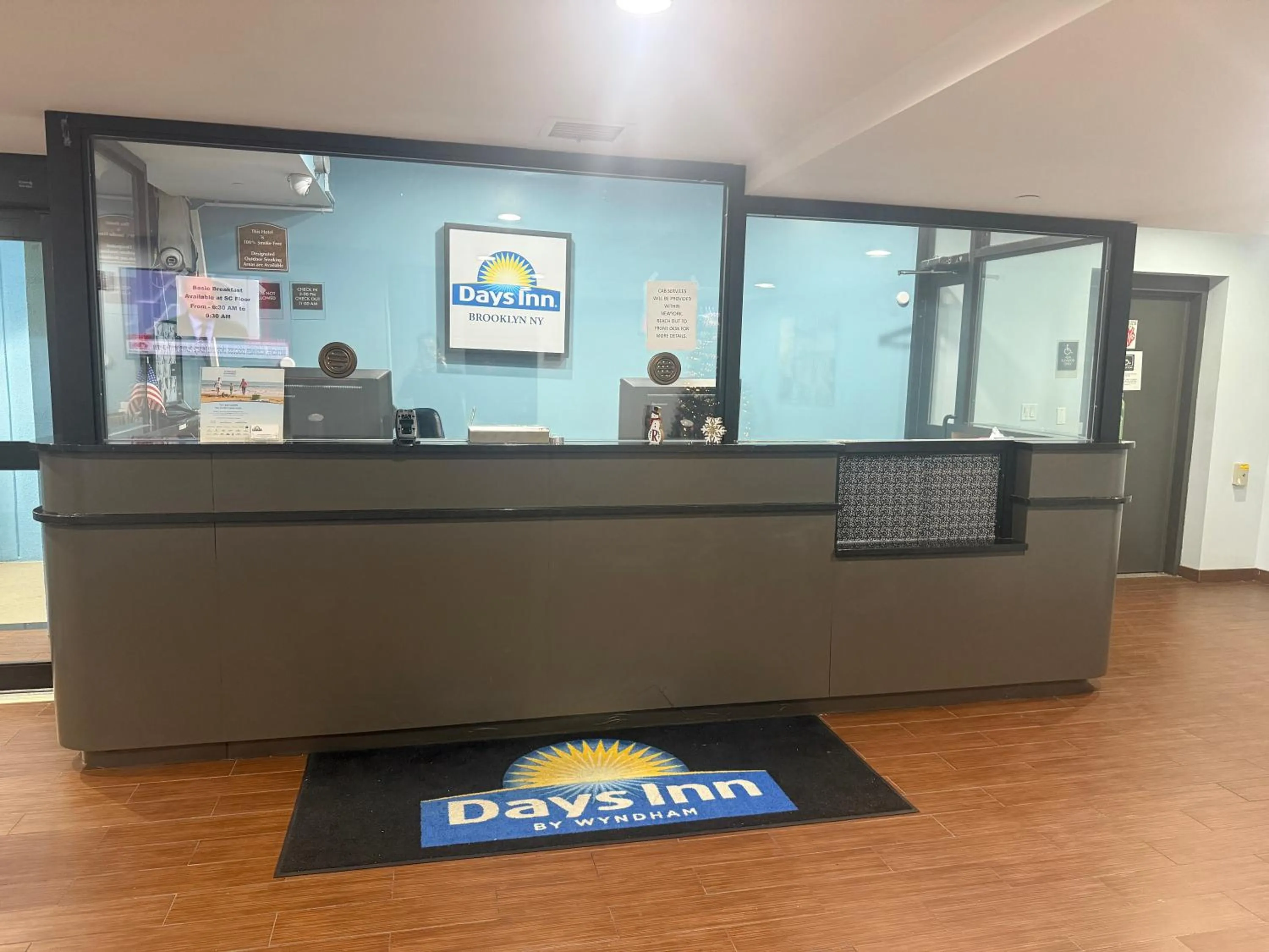 Lobby or reception in Days Inn by Wyndham Brooklyn Borough Park