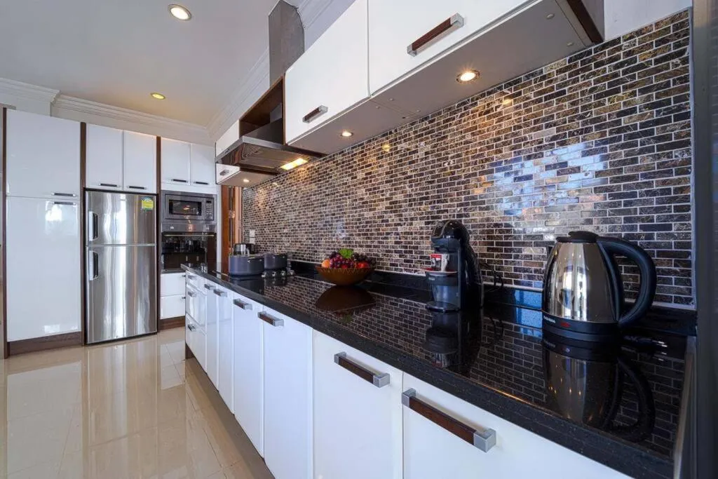 Luxurious 5-Bedroom Private Pool Villa! PV5