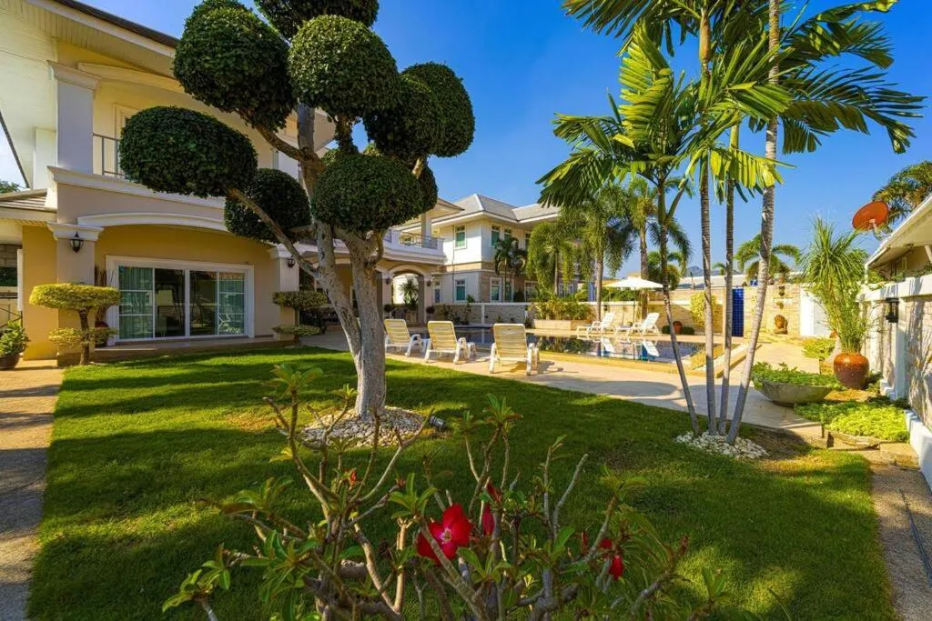 Luxurious 5-Bedroom Private Pool Villa! PV5