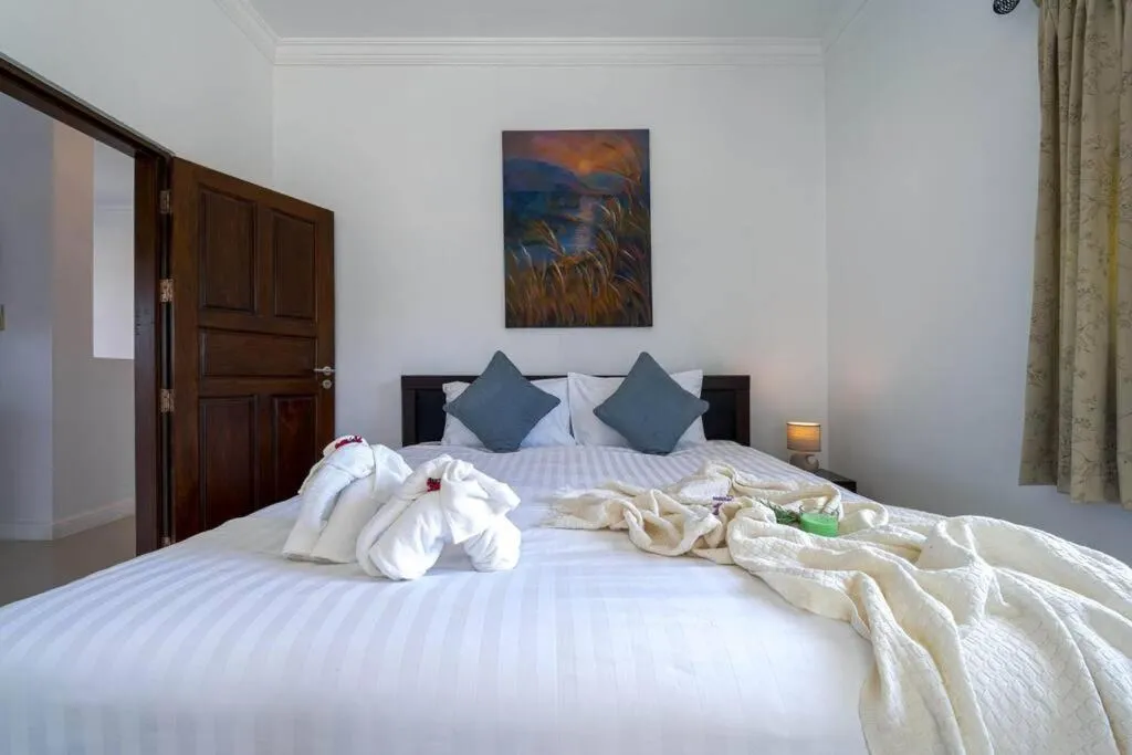 Bed in Luxurious 5-Bedroom Private Pool Villa! PV5