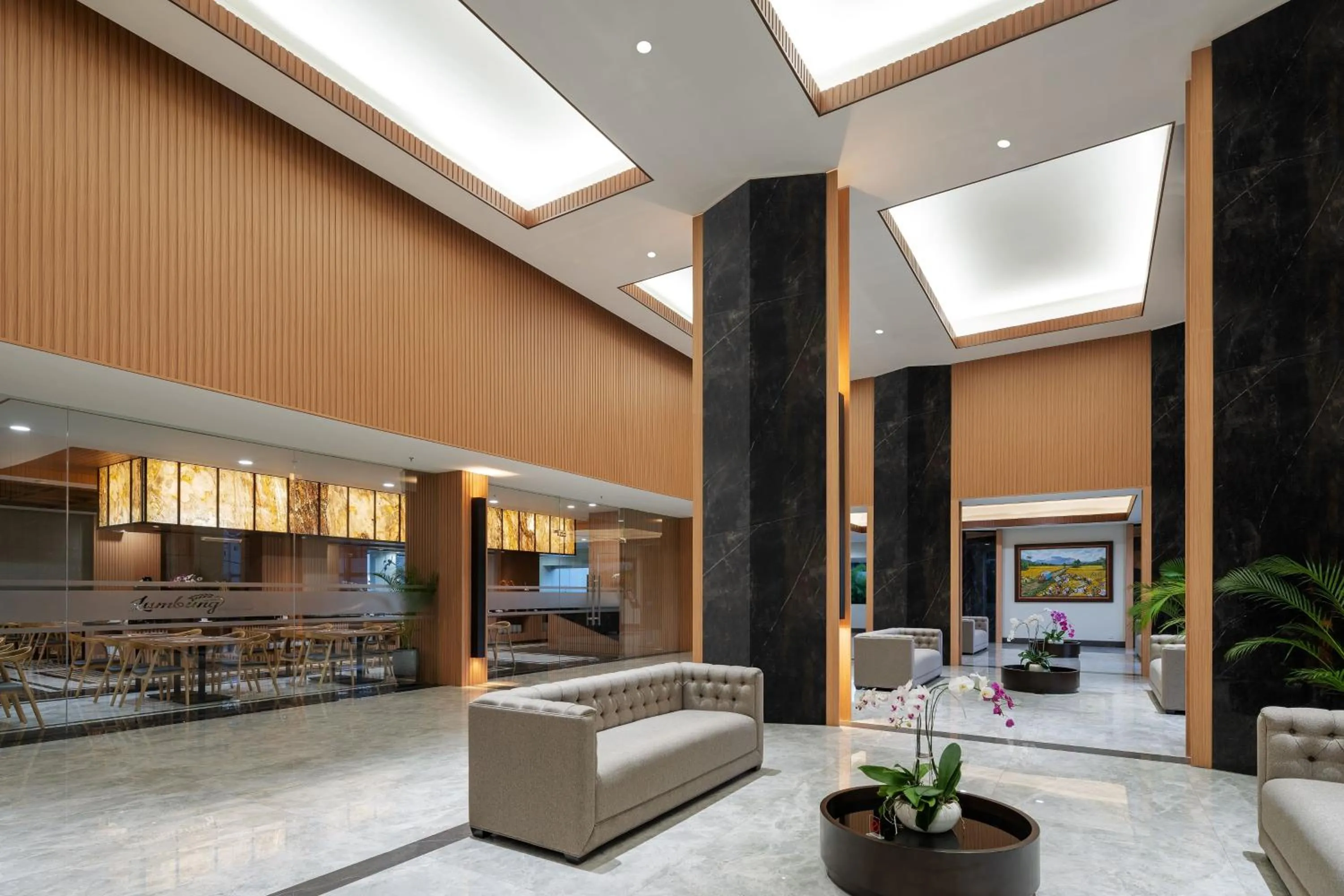 Lobby or reception in Hotel Santika Blitar