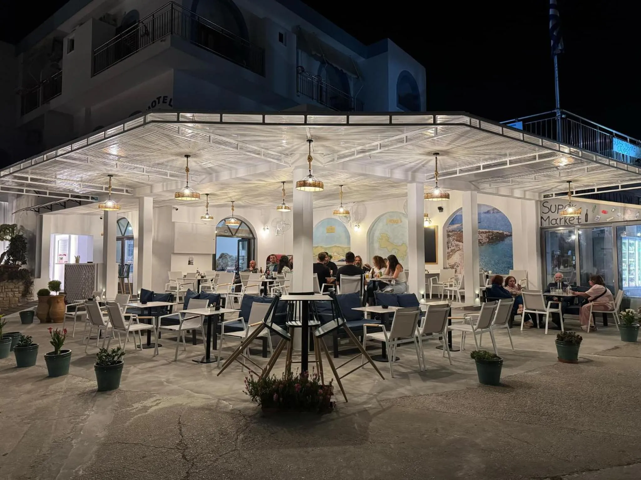 Restaurant/places to eat in Calypso Hotel