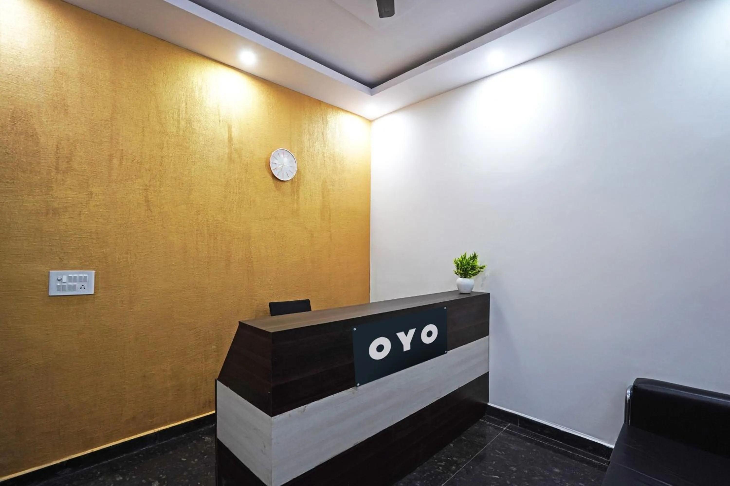 Lobby or reception in Hotel O Noida Stays