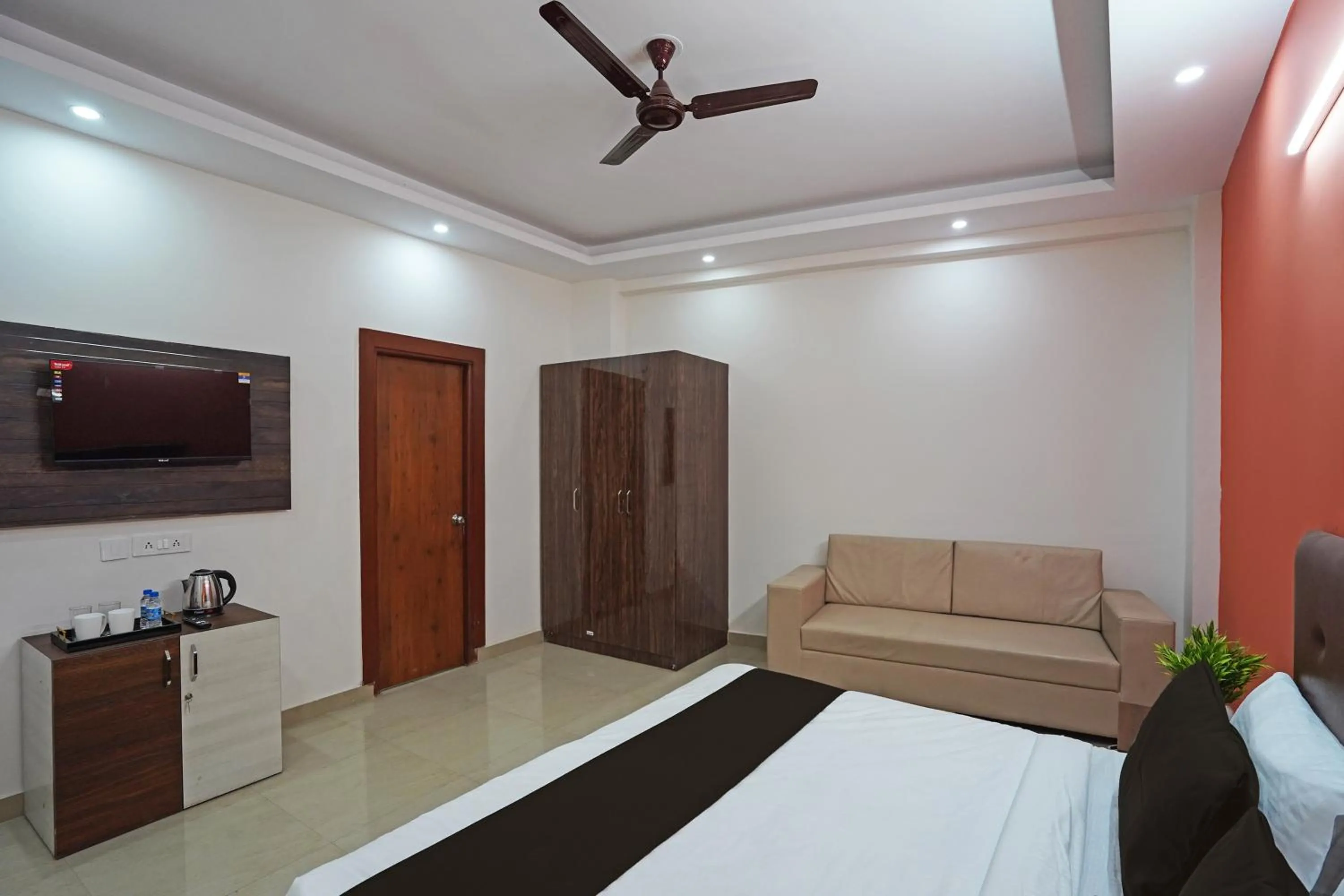 Bedroom in Hotel O Noida Stays