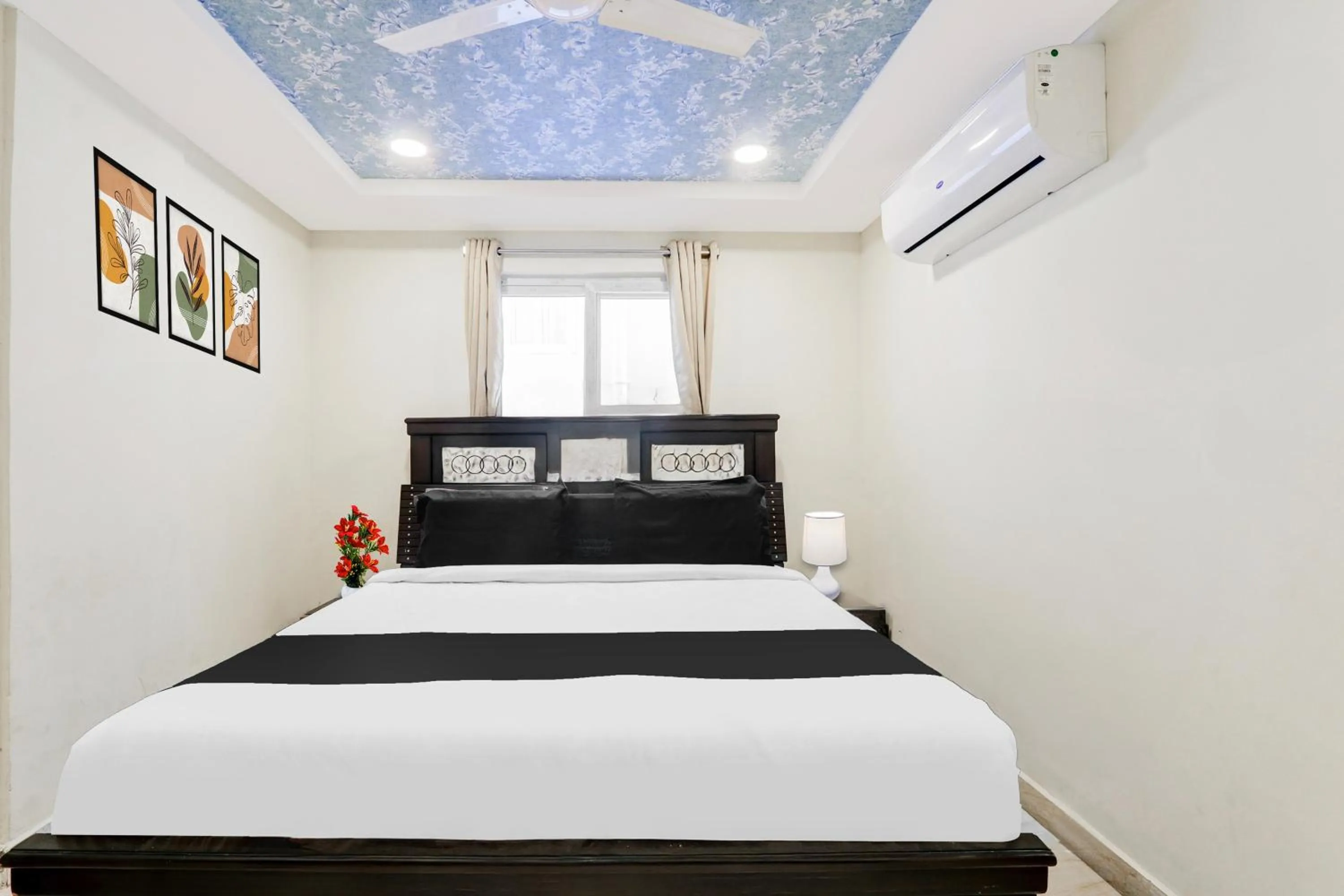 Bedroom, Bed in Super Collection O Bommarilu Warangal