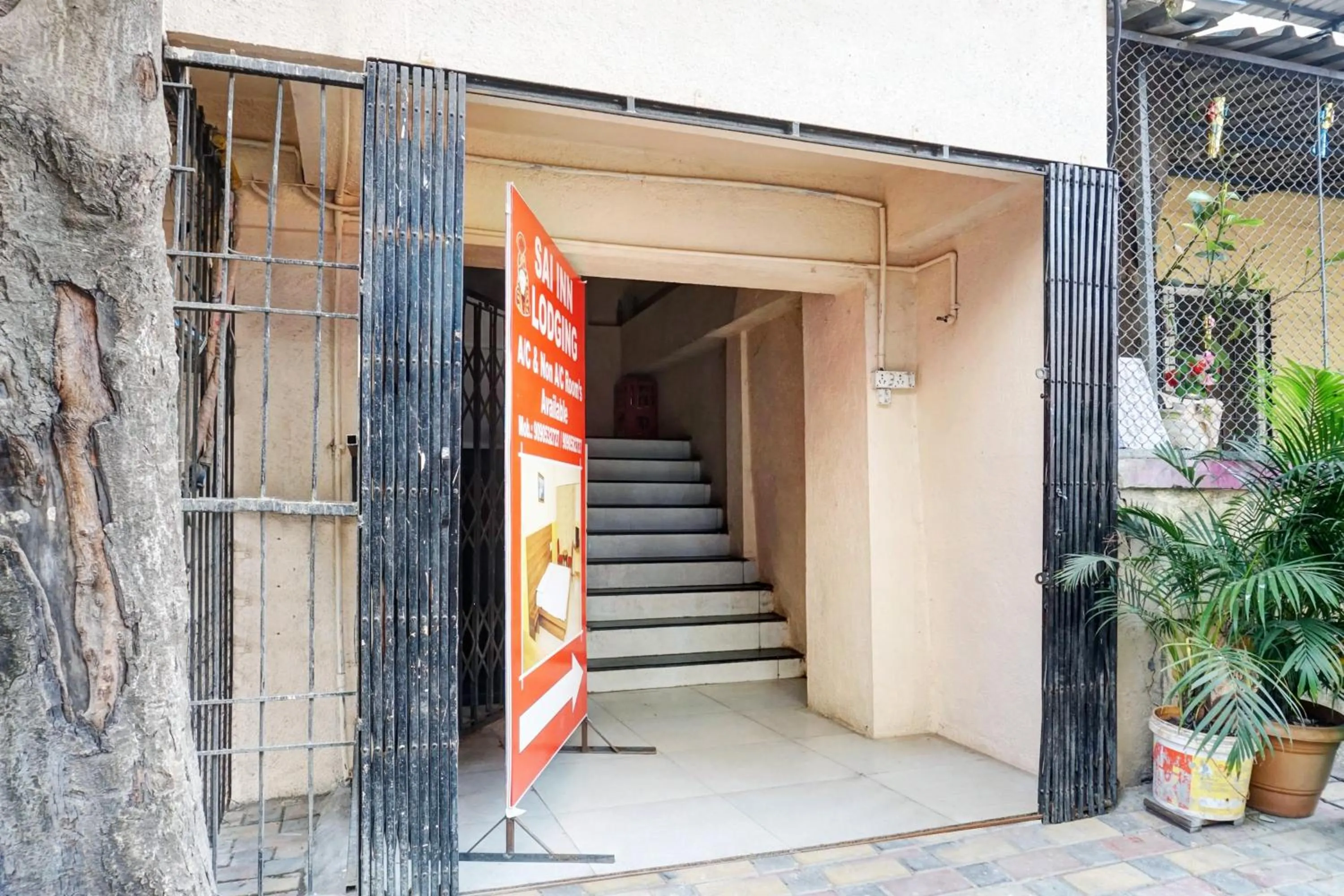 Facade/entrance in Hotel O Sai Inn Lodging