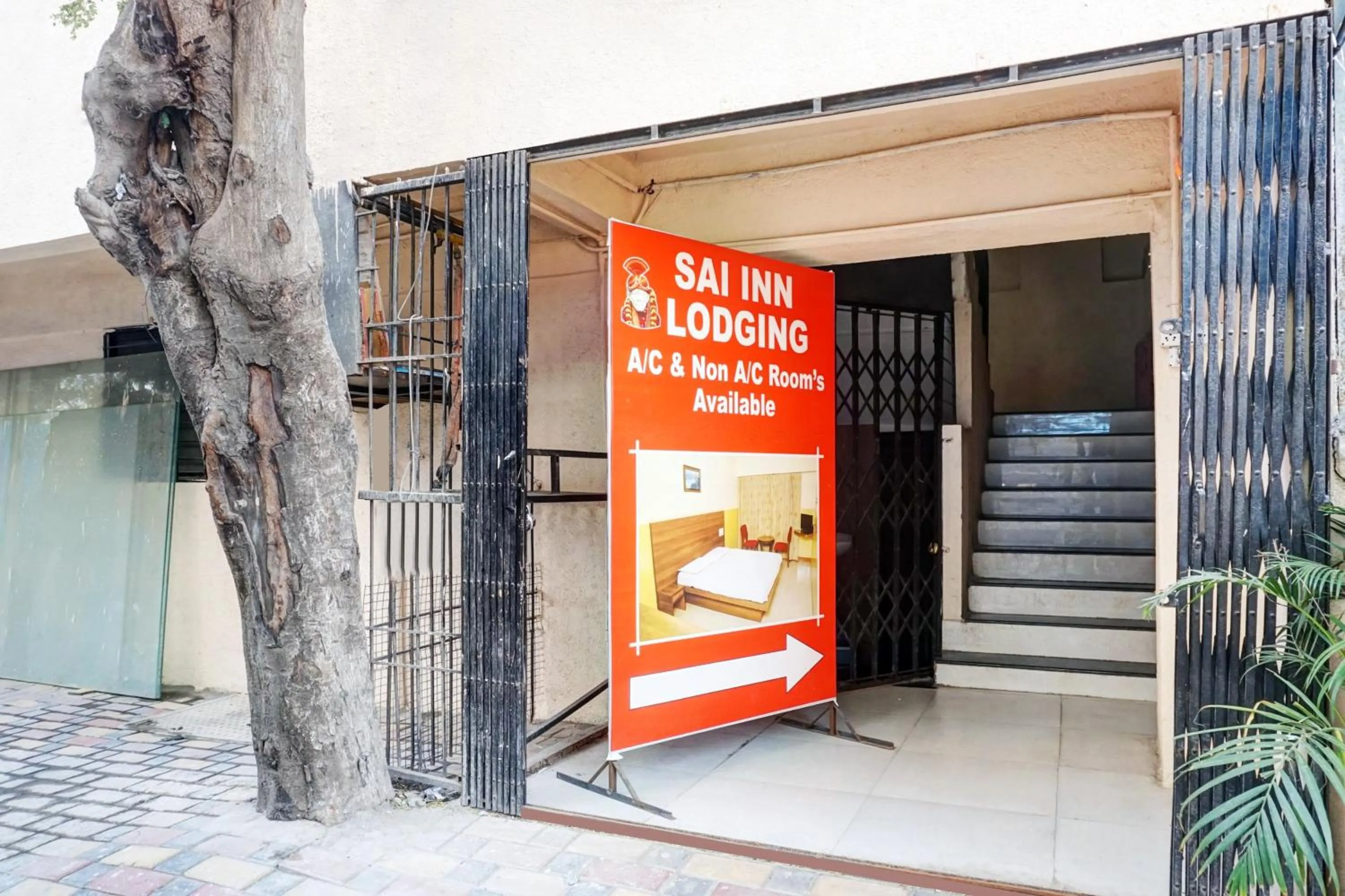 Facade/entrance in Hotel O Sai Inn Lodging