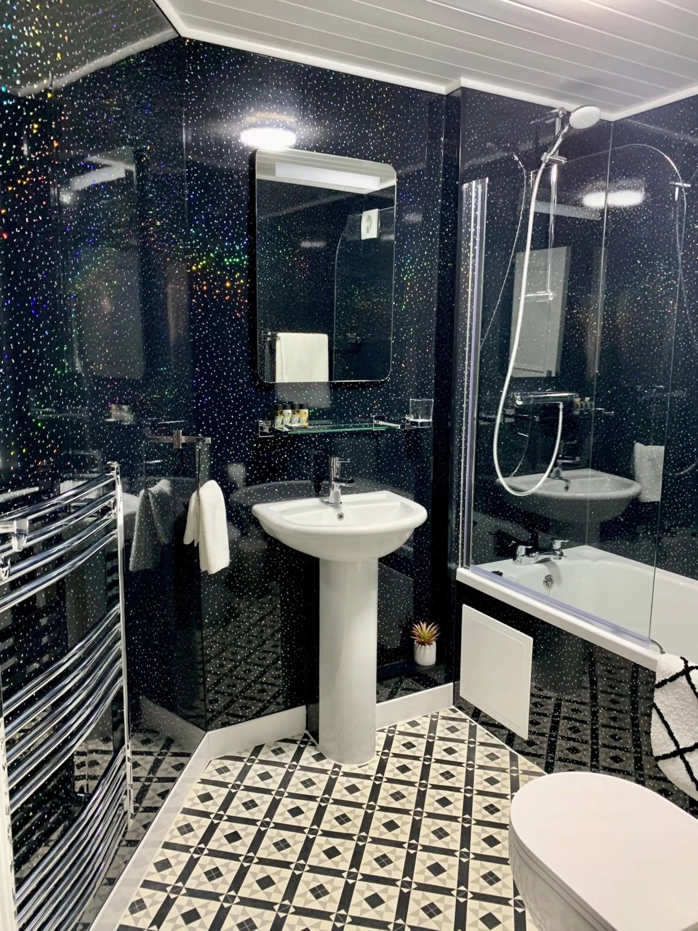 Bathroom in Sarum Apart-Hotel