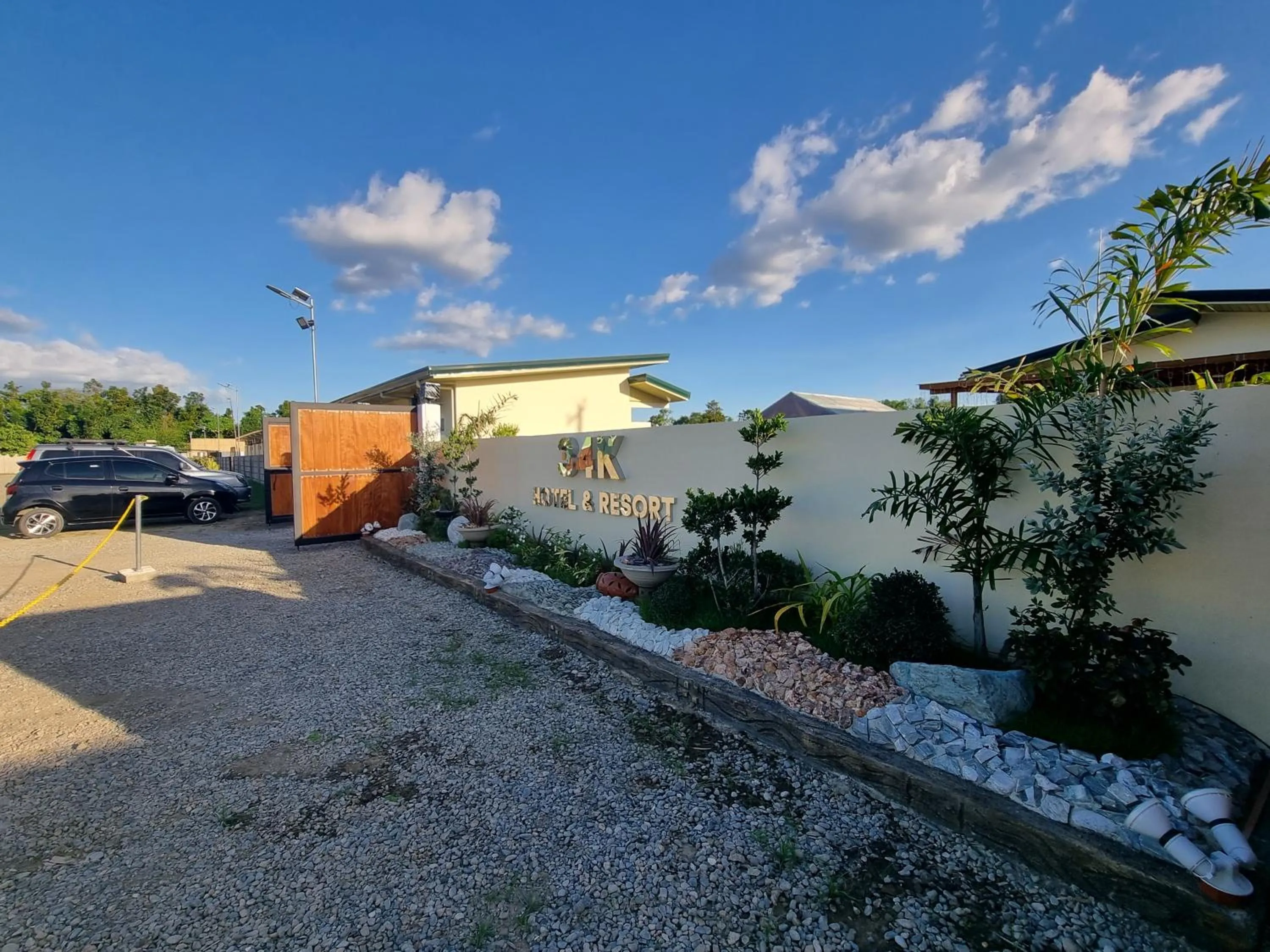 Facade/entrance in 34k Hotel and Resort powered by Cocotel