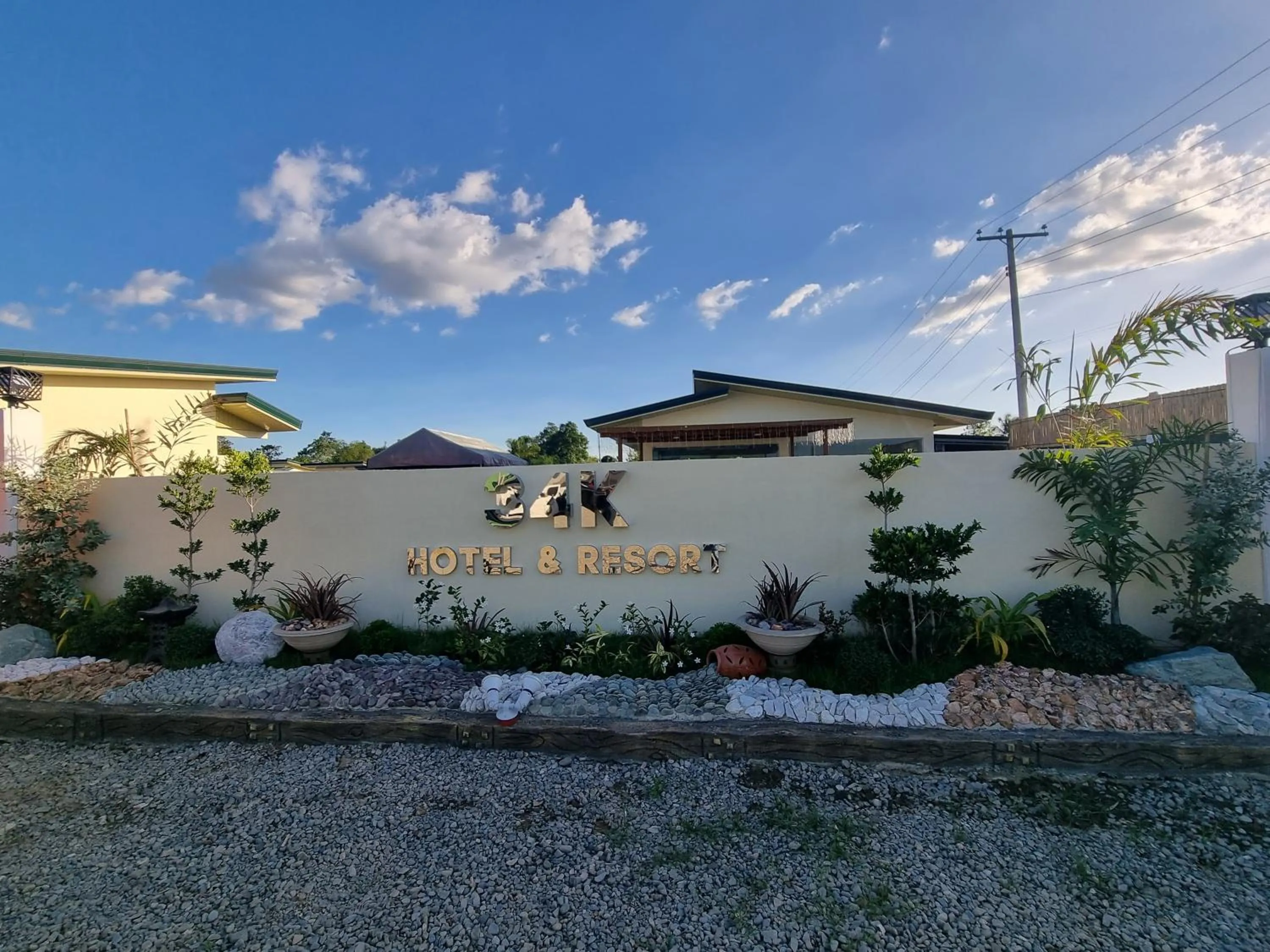 Facade/entrance in 34k Hotel and Resort powered by Cocotel