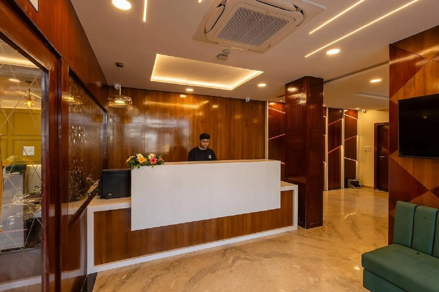 Lobby or reception in Mertiya Residency
